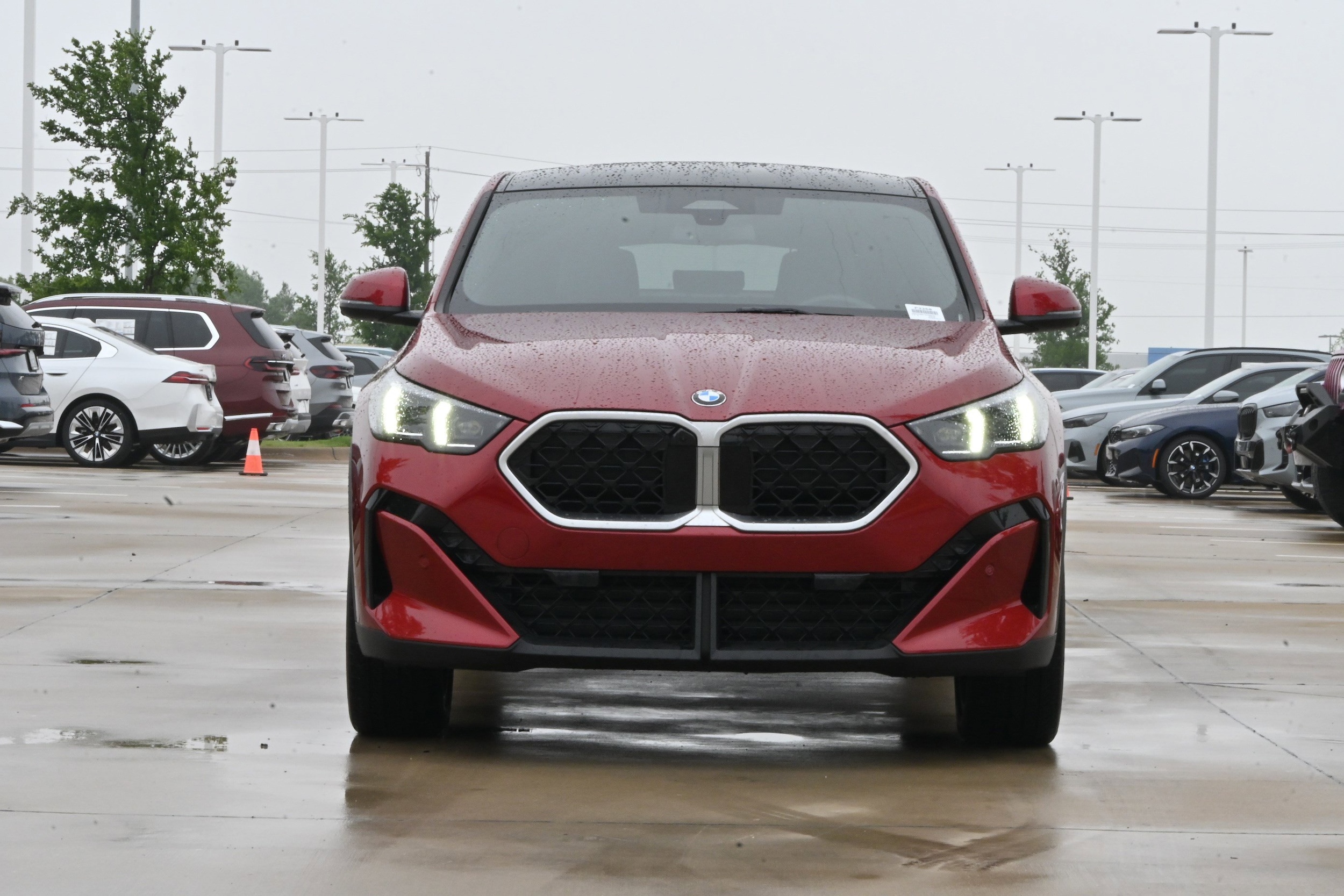 2025 BMW X2 xDrive28i photo 2