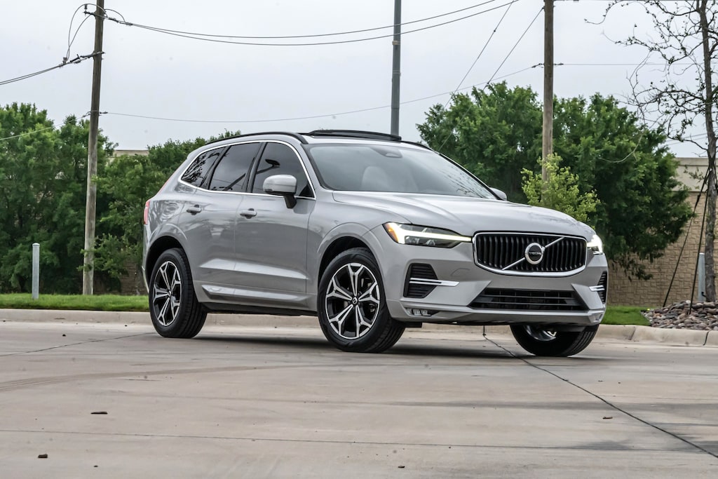 Used 2022 Volvo XC60 Momentum SUV