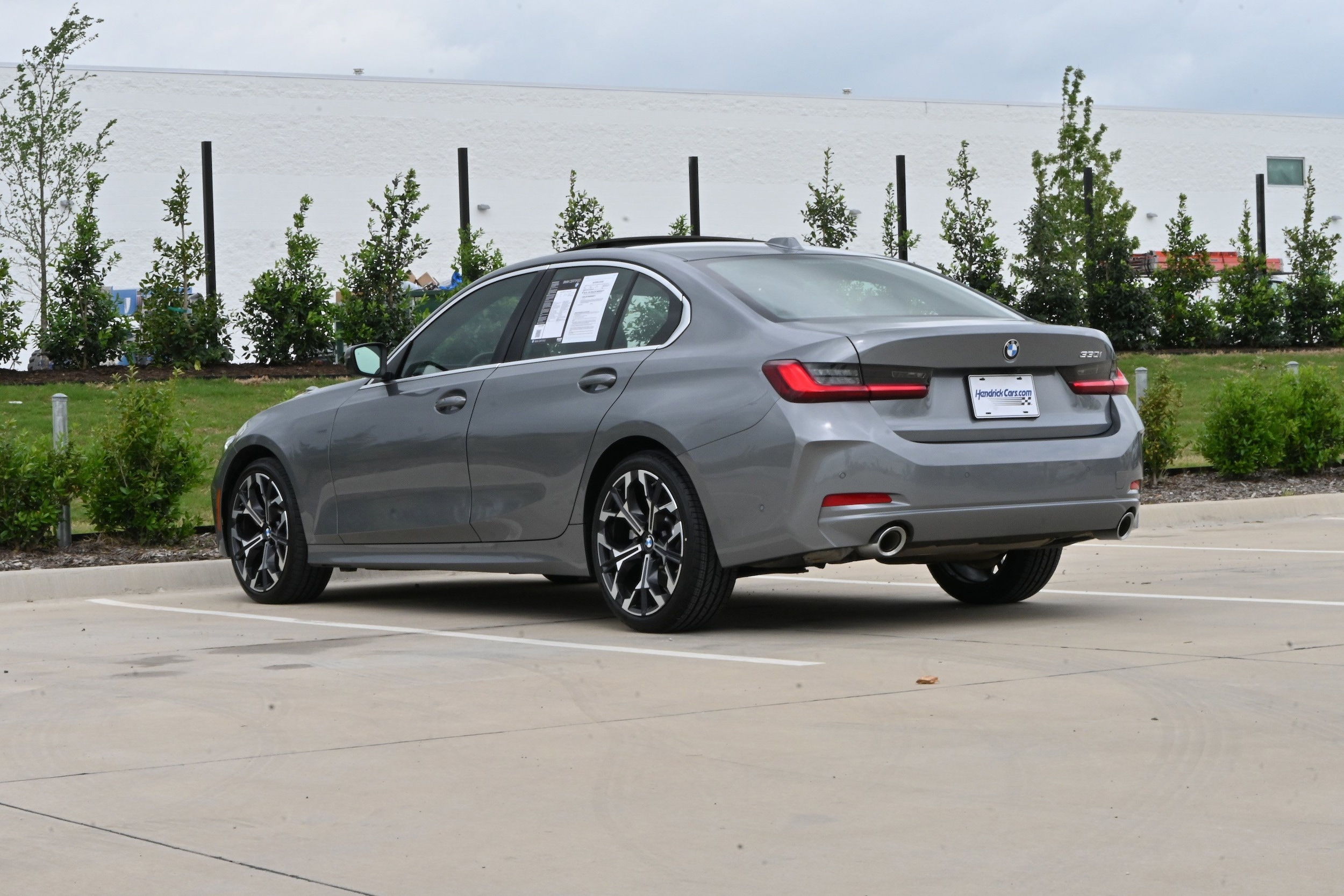 2025 BMW 3 Series 330i photo 5