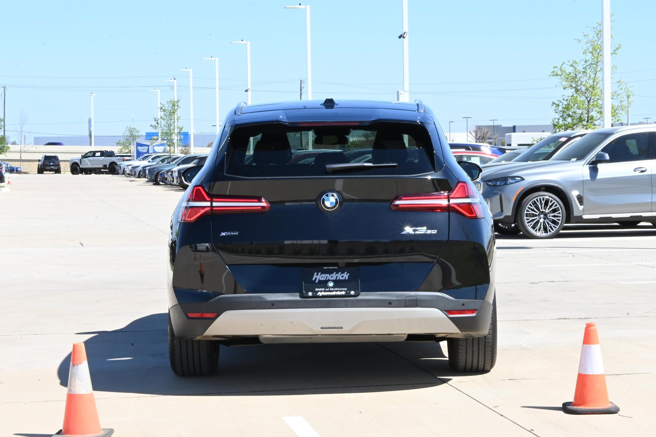 2025 BMW X3 30 xDrive photo 3