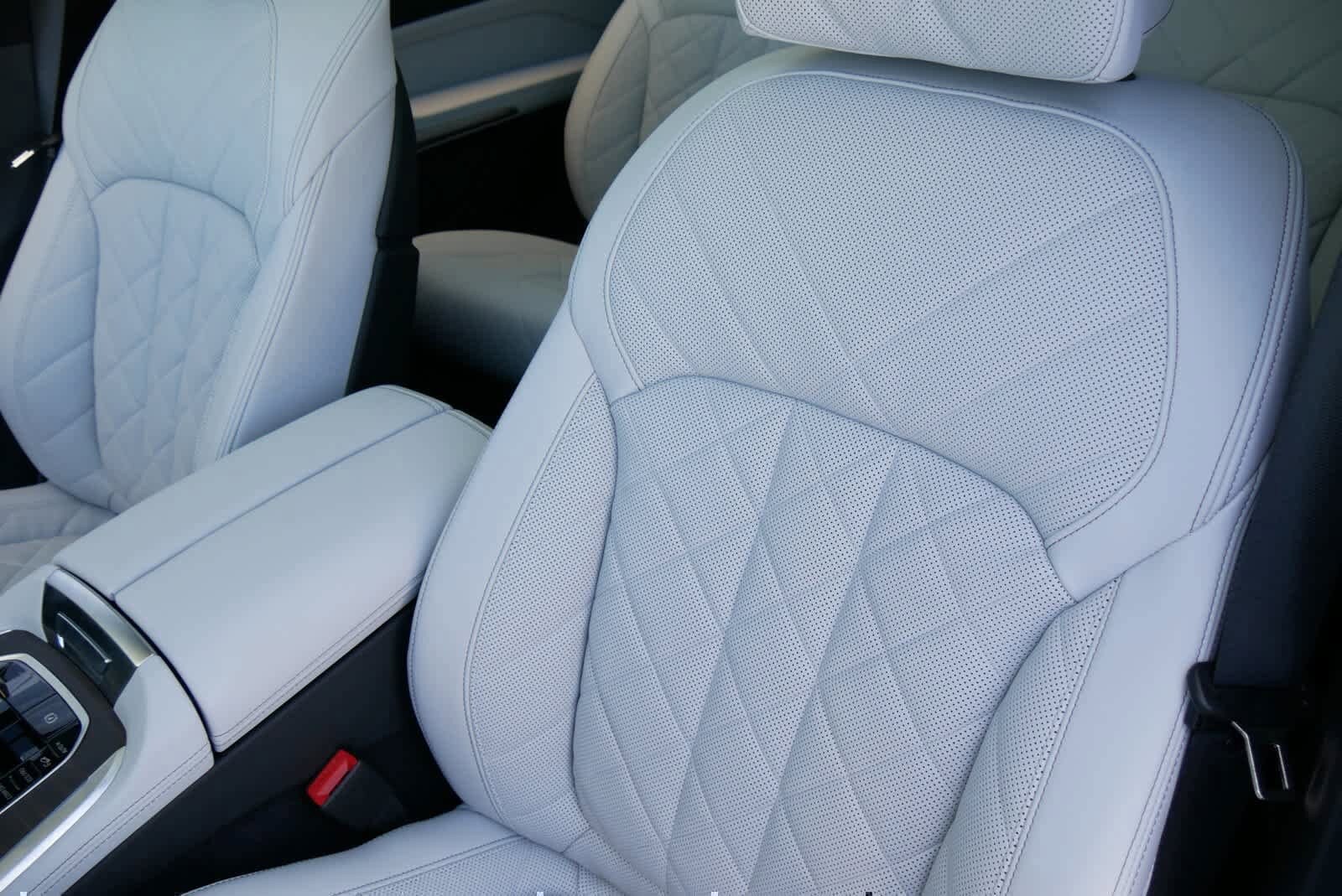 2025 BMW X7 xDrive40i photo 5