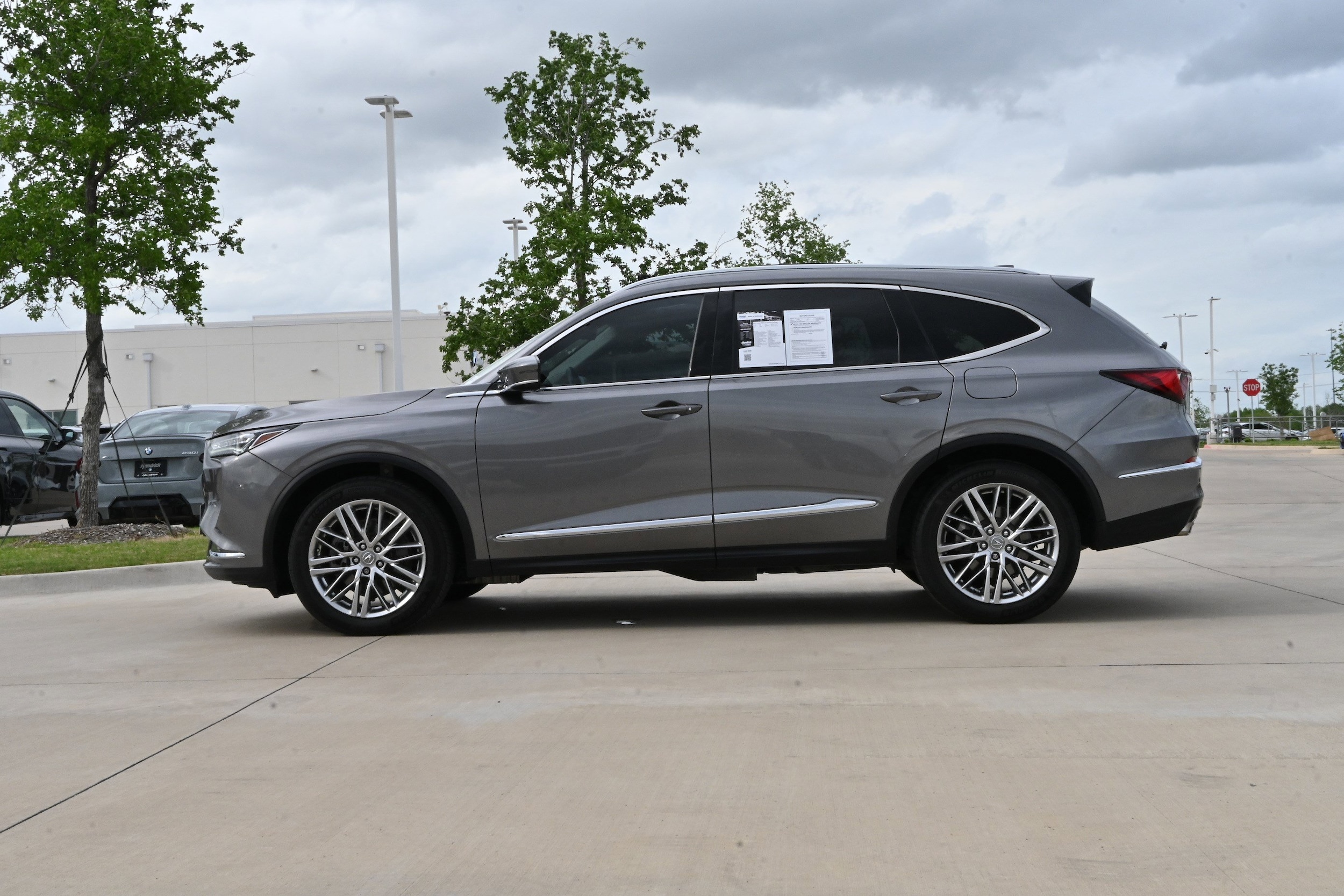 2023 Acura MDX SH-AWD w/Advance Package photo 4
