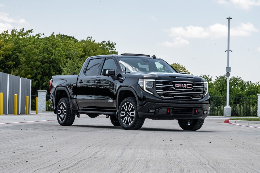 Used 2025 GMC Sierra 1500 AT4 Premium 4WD Crew Cab Pickup
