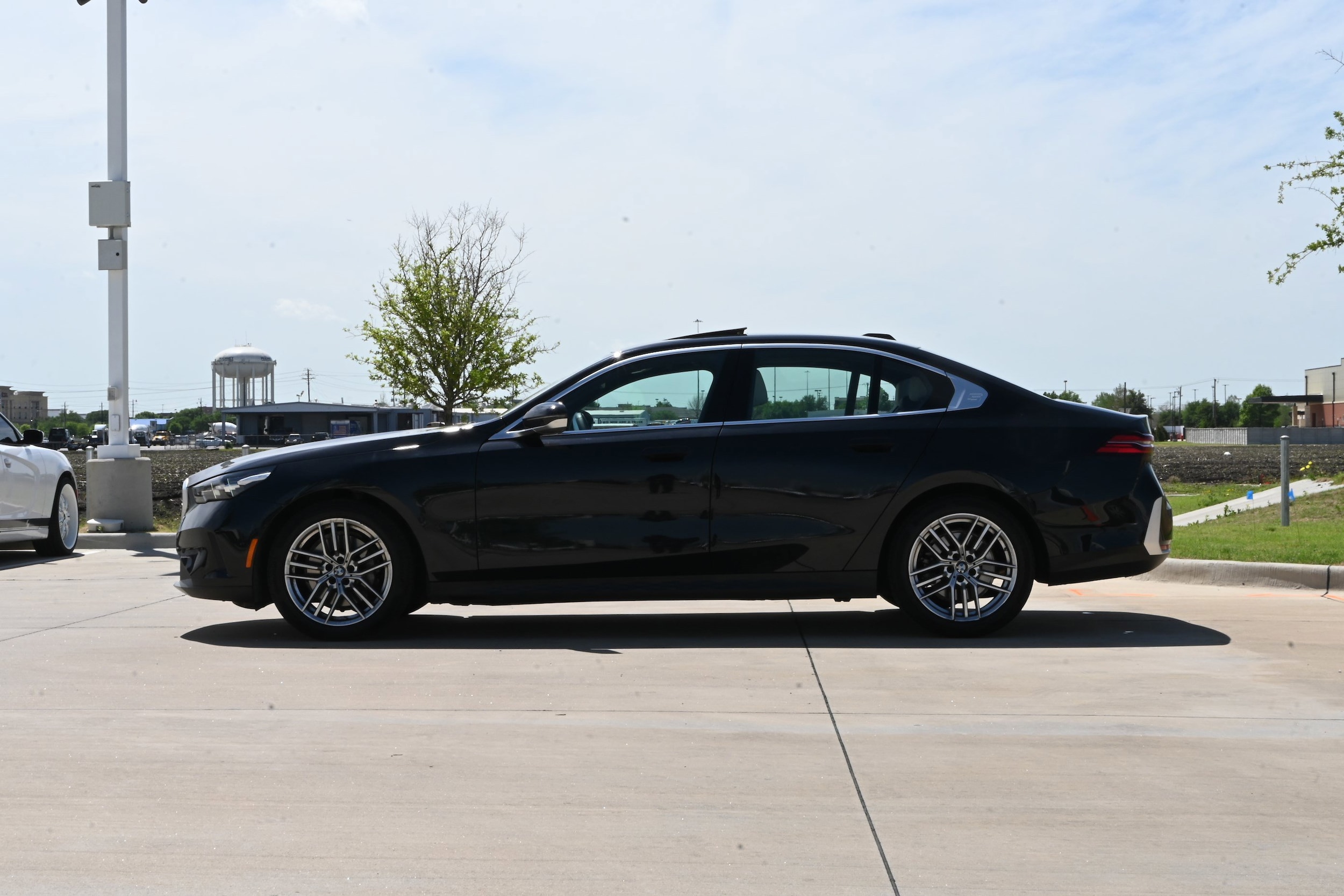 2024 BMW 5 Series 530i photo 5