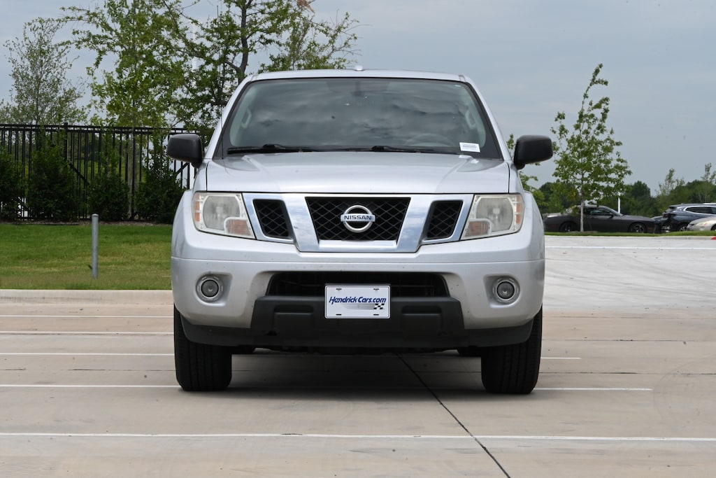Used 2014 Nissan Frontier SV Crew Cab Pickup