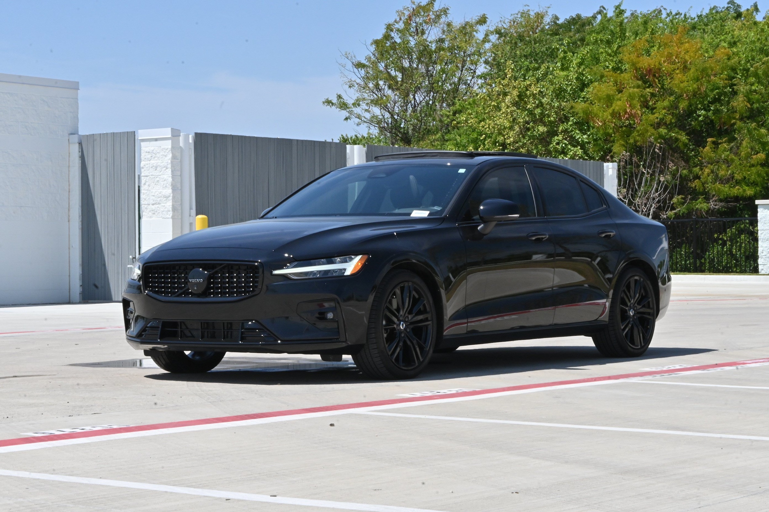 Volvo S60 B5 AWD Plus Black Edition
