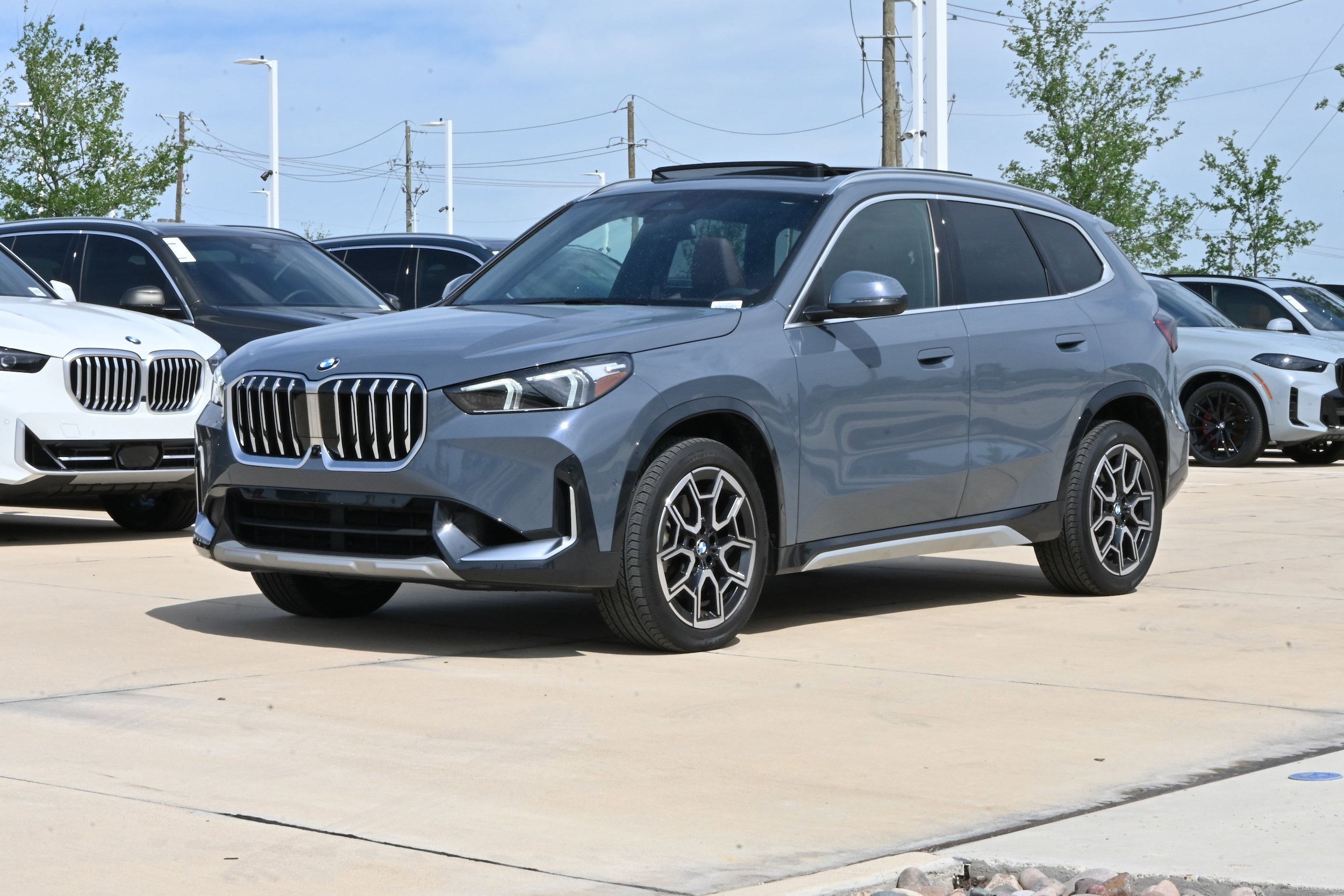 2025 BMW X1 xDrive28i photo 4