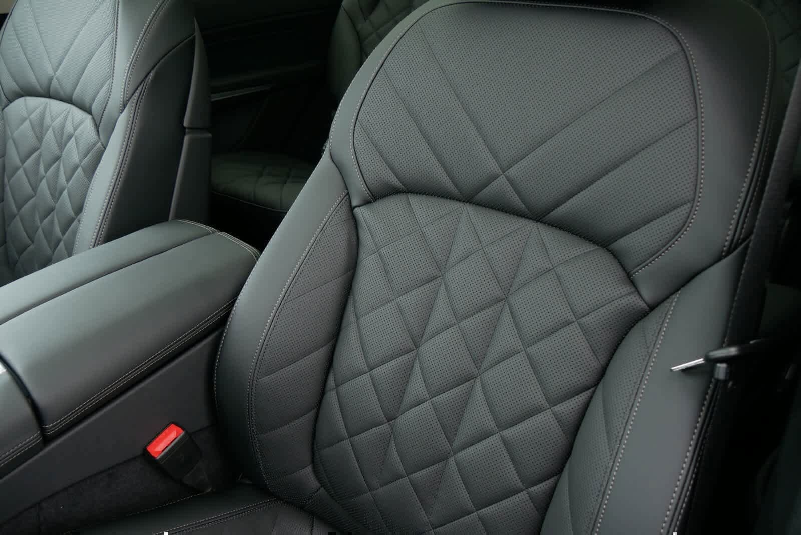 2025 BMW X7 xDrive40i photo 3