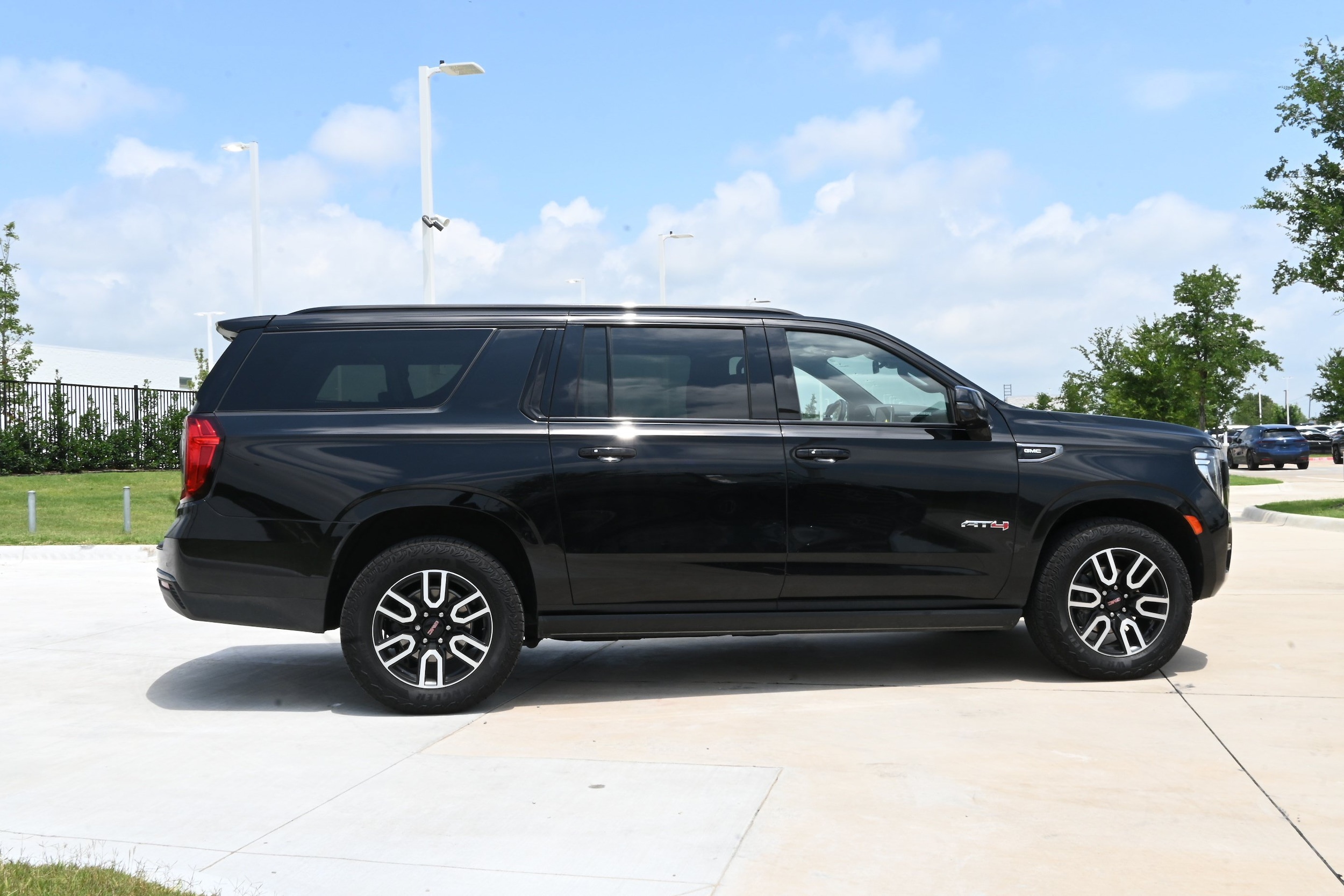 GMC Yukon XL AT4 4WD