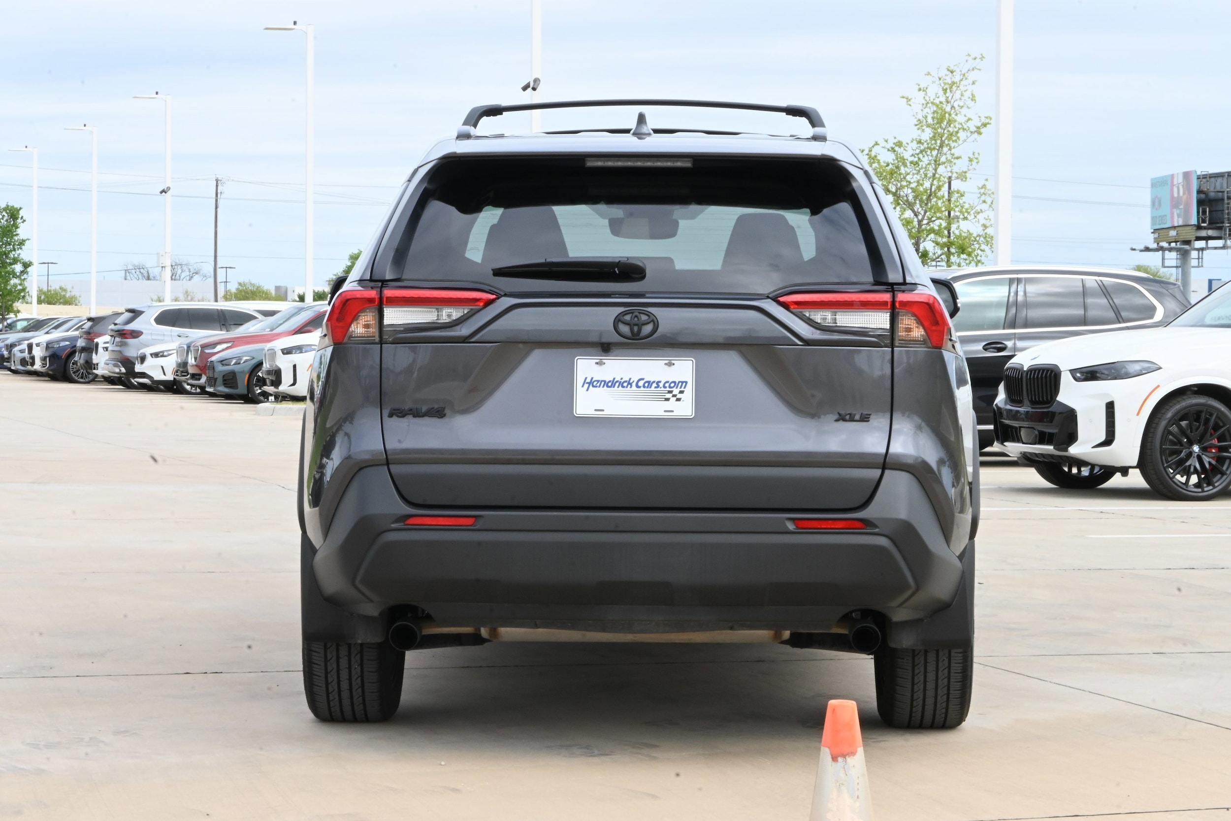 2025 Toyota RAV4 XLE Premium photo 6