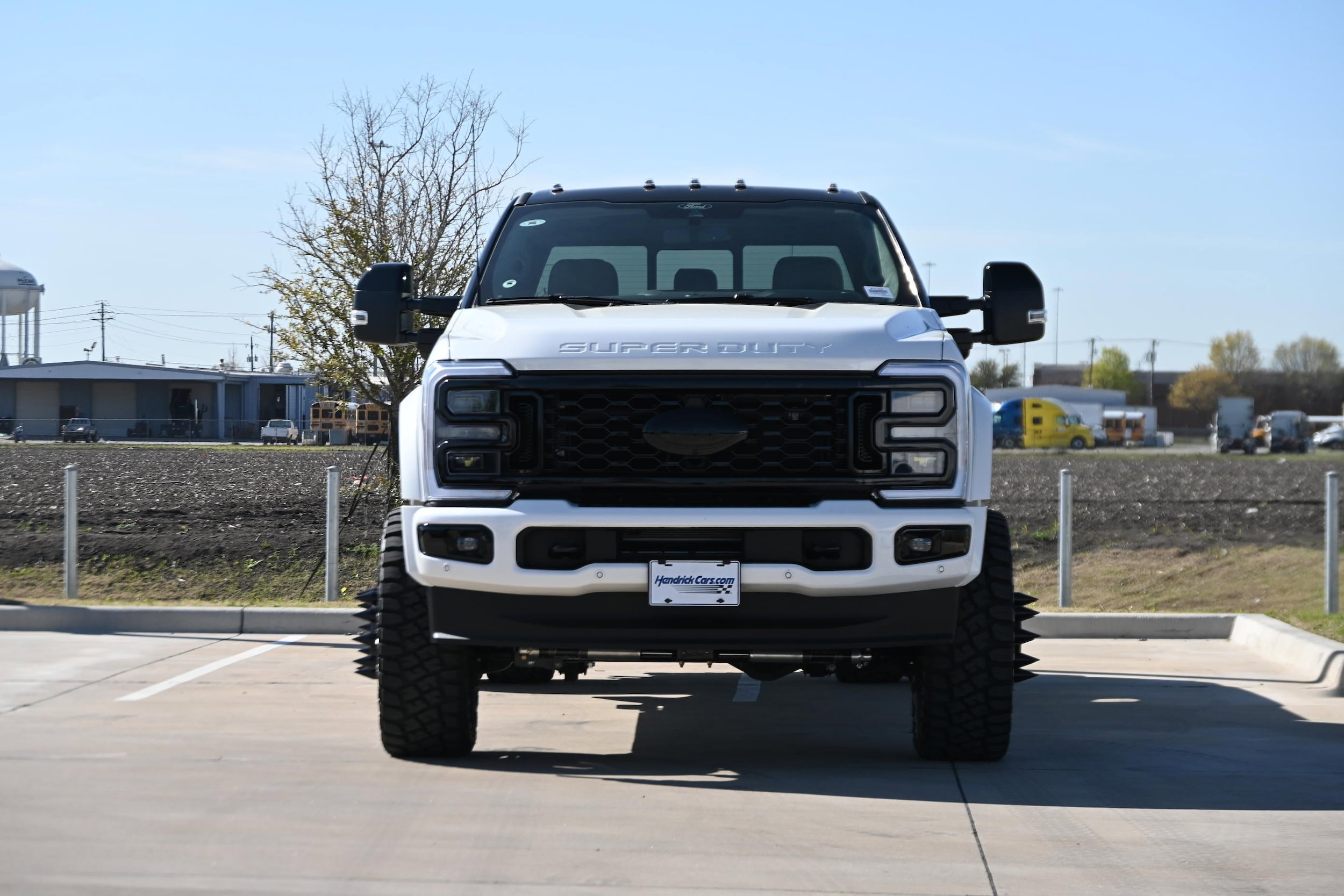 2026 Ford Super Duty F-450 DRW Platinum 4WD Crew Cab photo 4