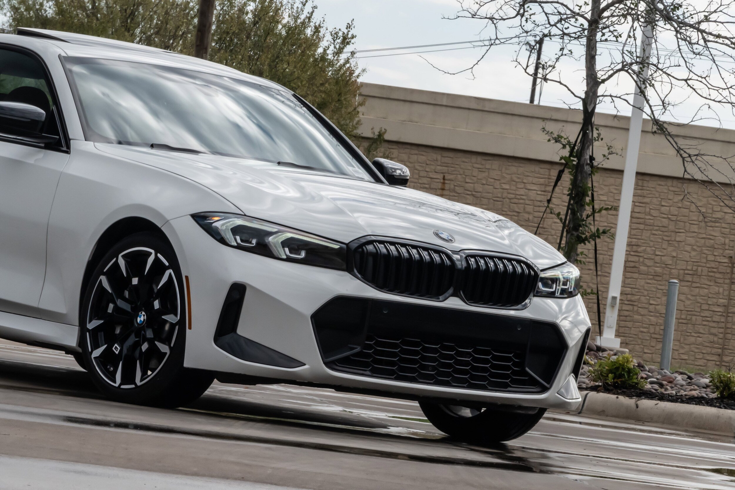 2025 Bmw 330i photo 3