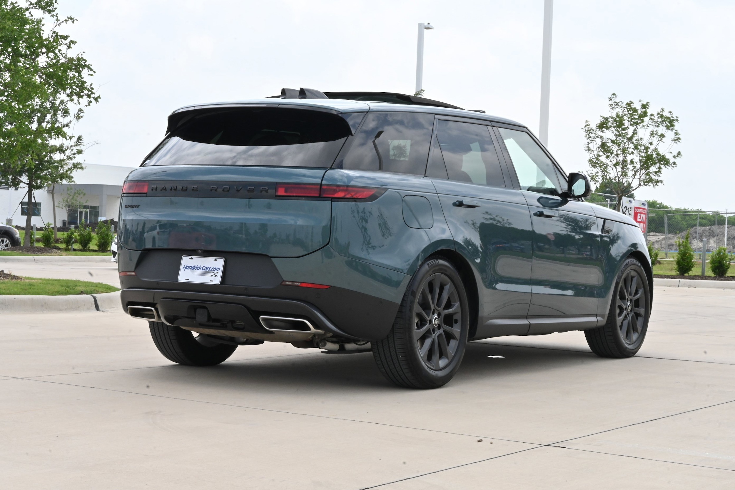 2025 Land Rover Range Rover Sport SE photo 3