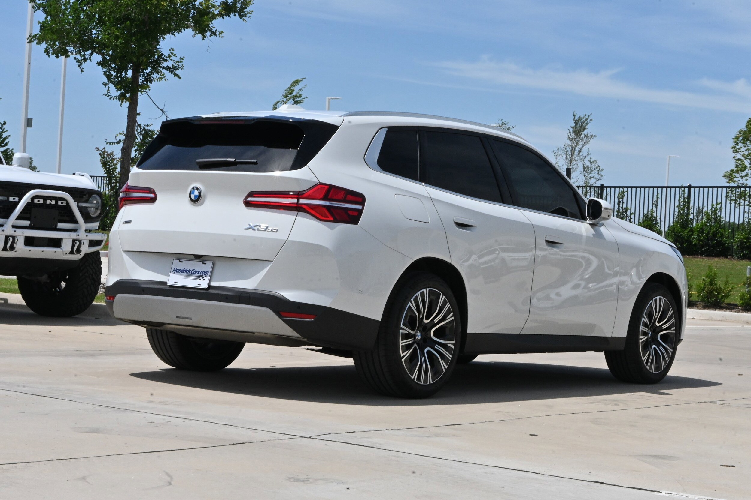 2025 BMW X3 30 xDrive photo 3