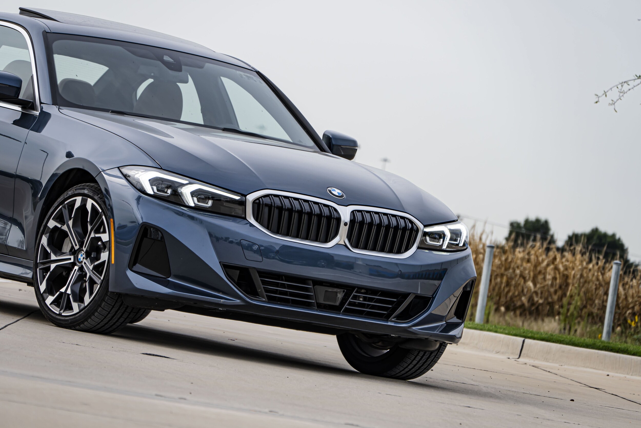 2025 Bmw 330i photo 3