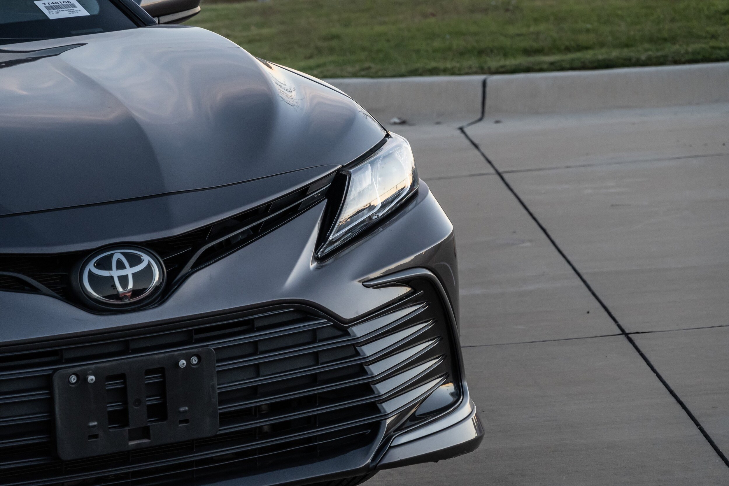 2022 Toyota Camry LE photo 3