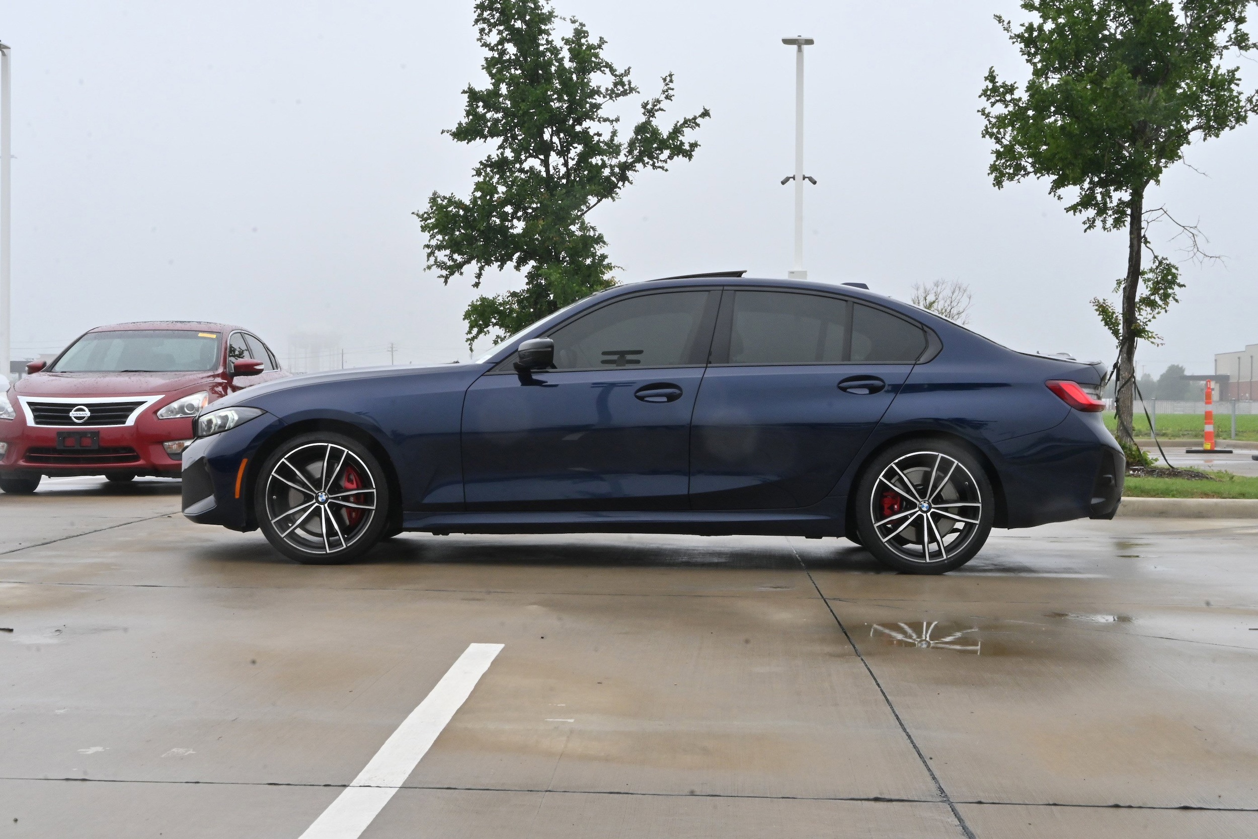 2023 BMW 3 Series 330i xDrive photo 4