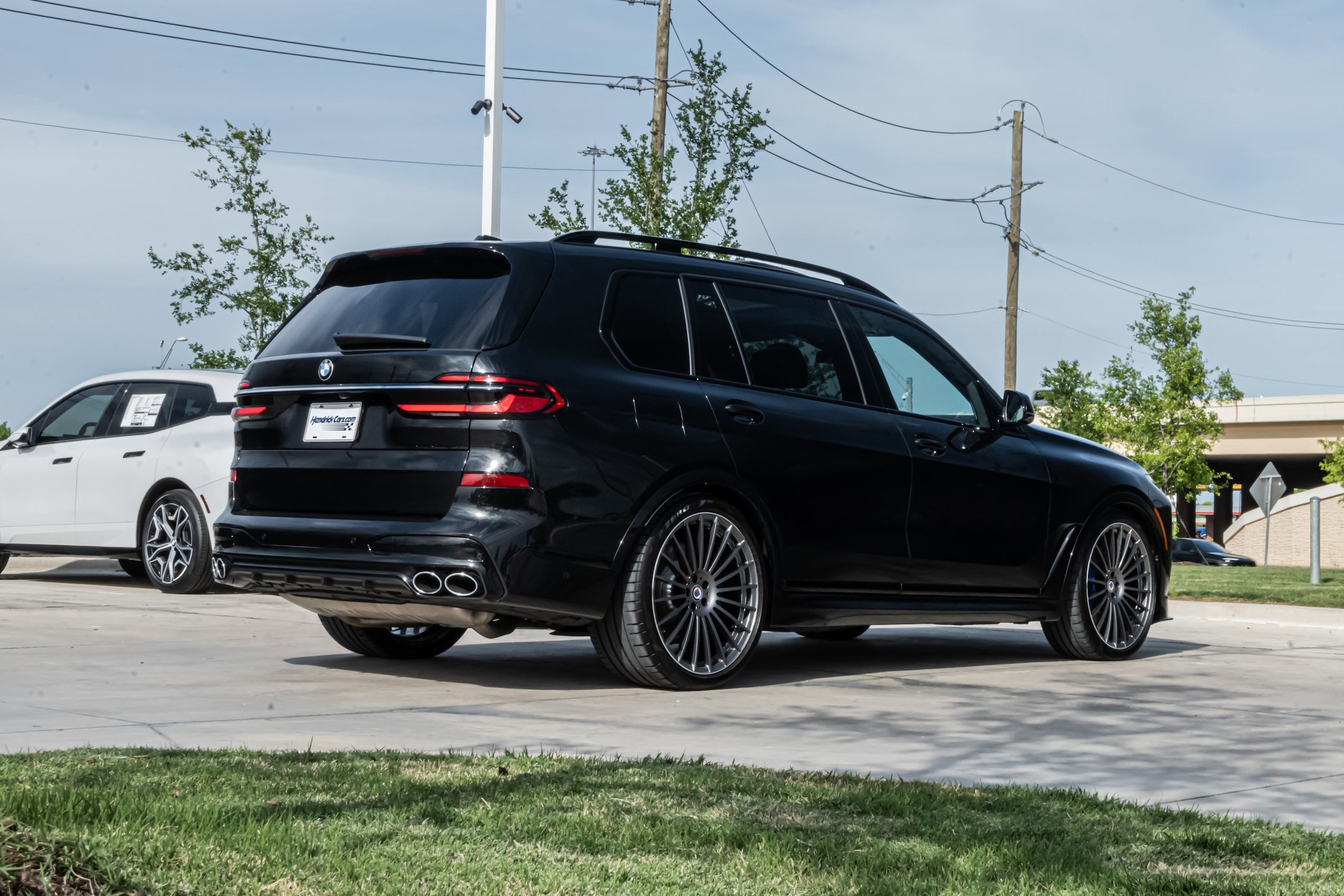 2025 BMW X7 ALPINA XB7 photo 3