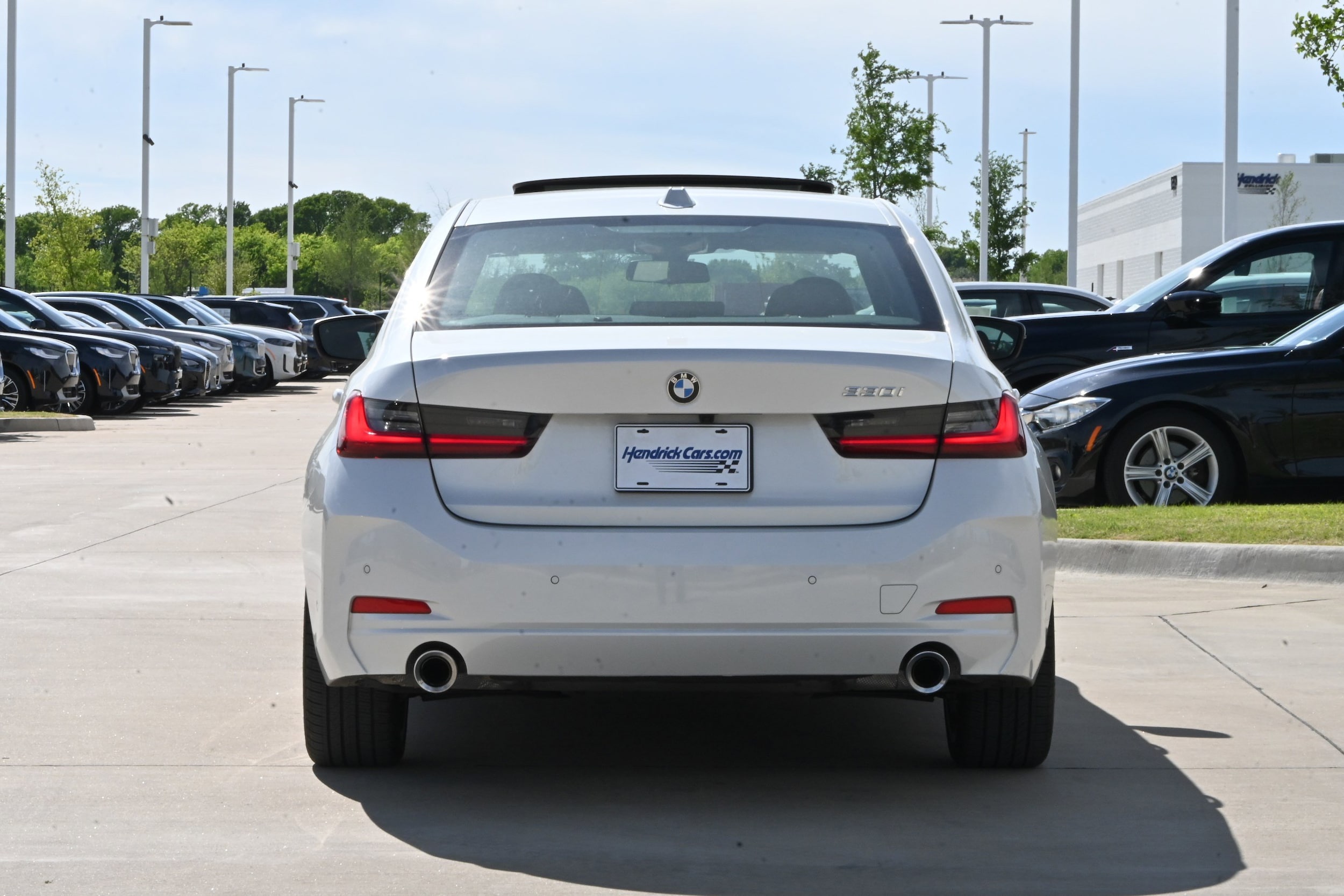 2025 BMW 3 Series 330i photo 6