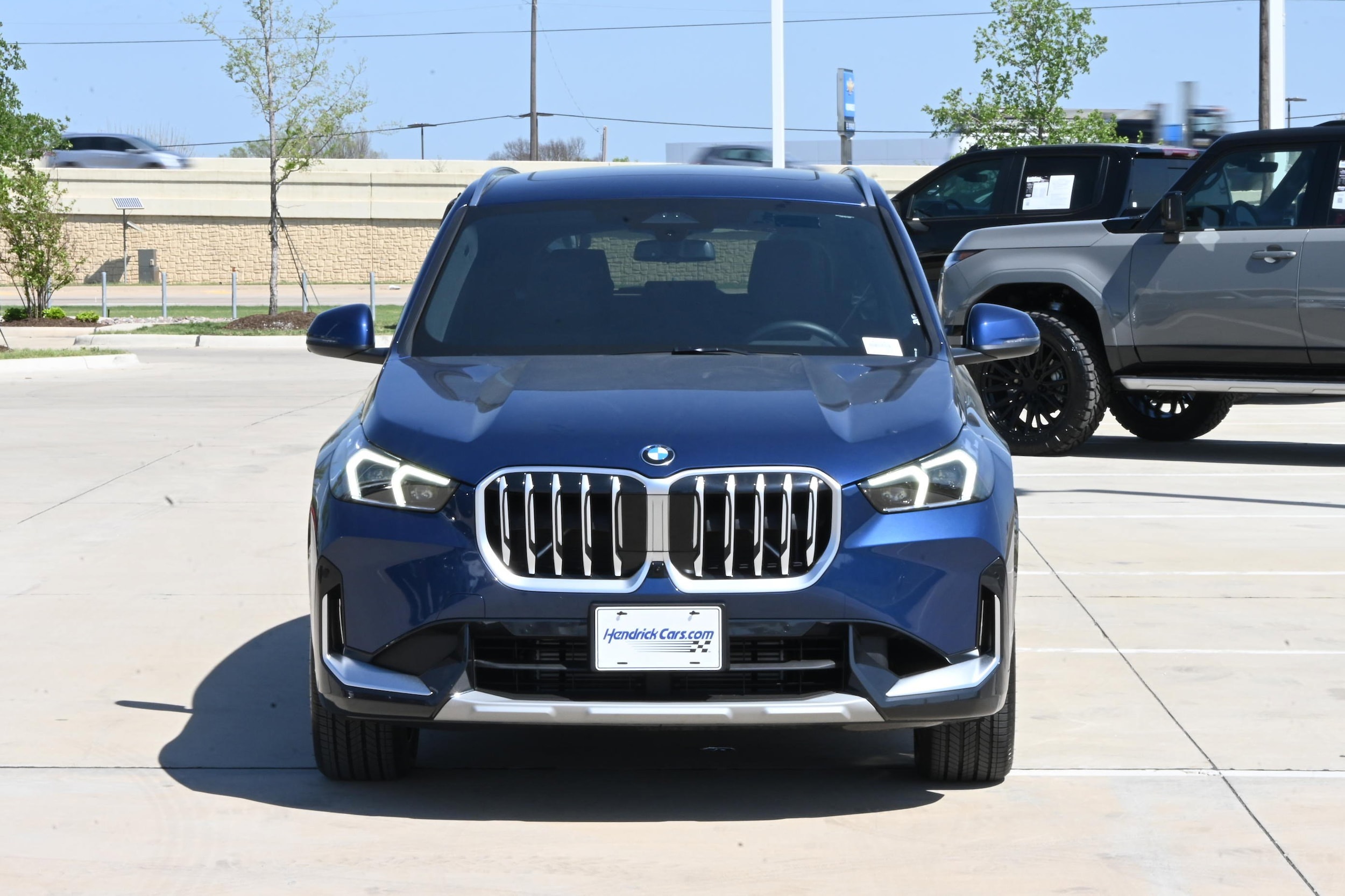 2025 BMW X1 xDrive28i photo 2