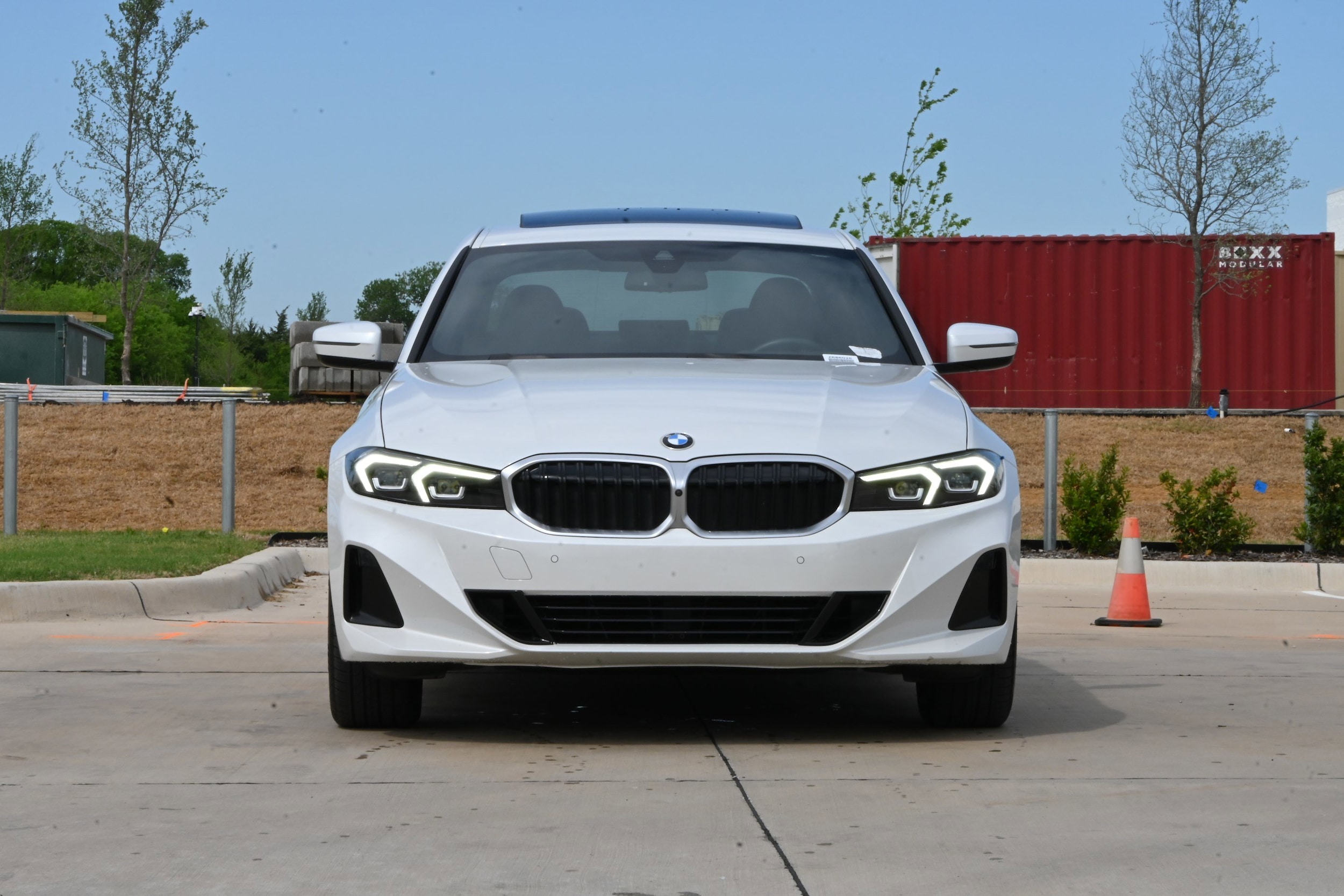 2024 BMW 3 Series 330i photo 2
