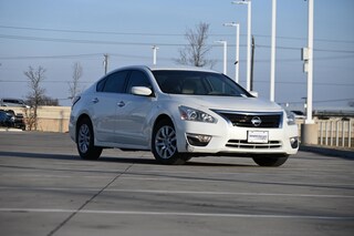 2014 Nissan Altima 2.5 S Sedan
