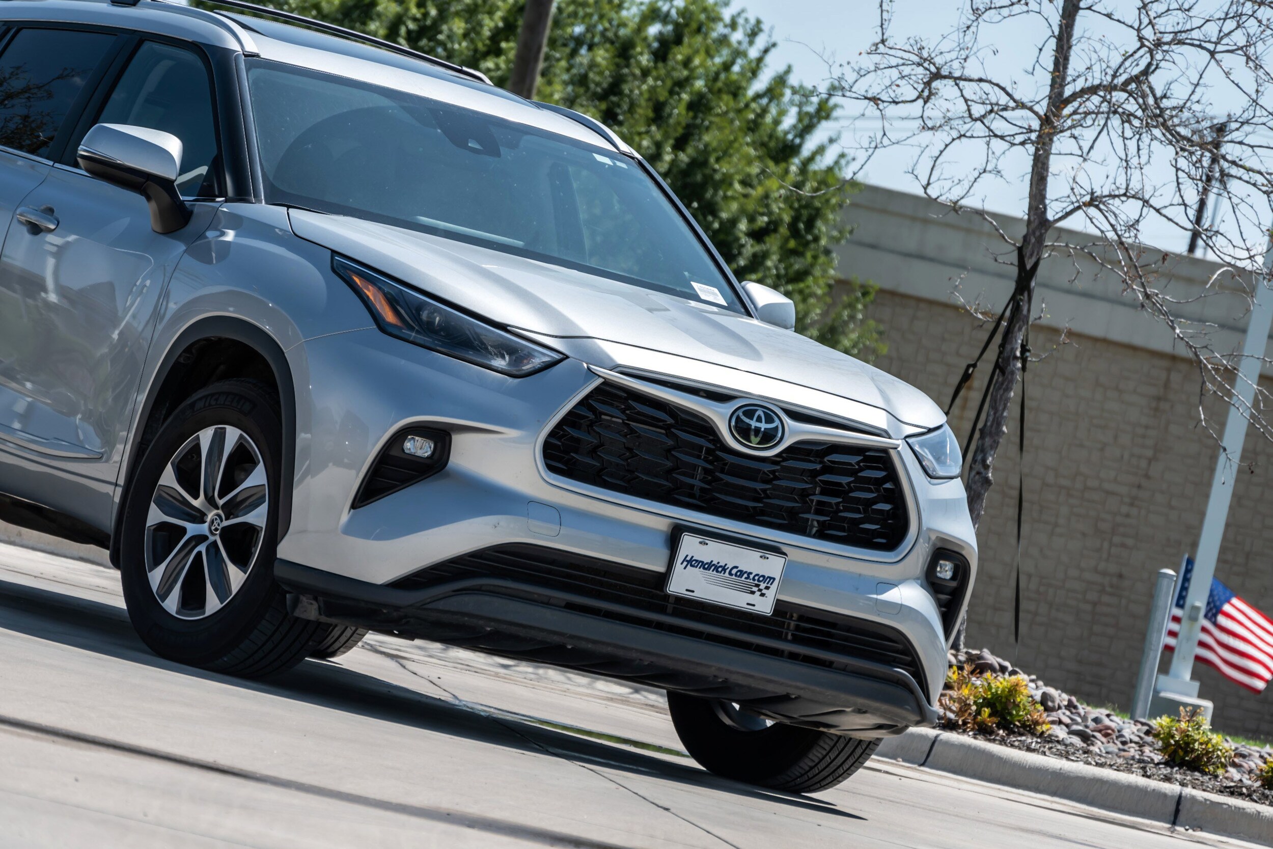 2023 Toyota Highlander XLE photo 3