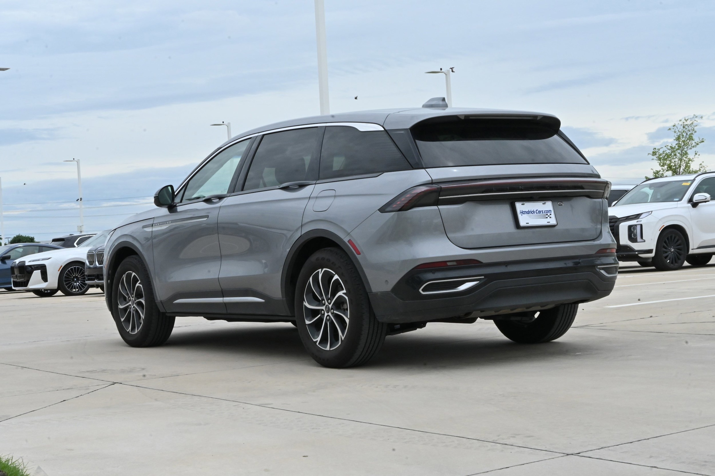 2024 Lincoln Nautilus Premiere AWD photo 5