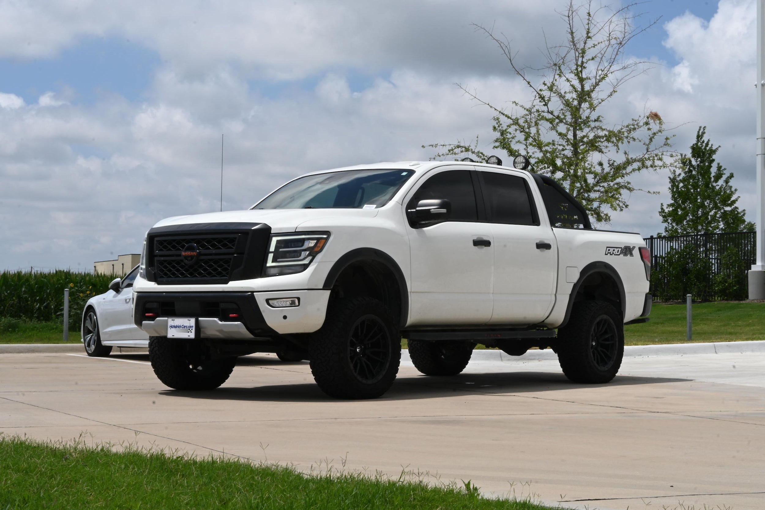 Nissan Titan PRO-4X 4x4 Crew Cab