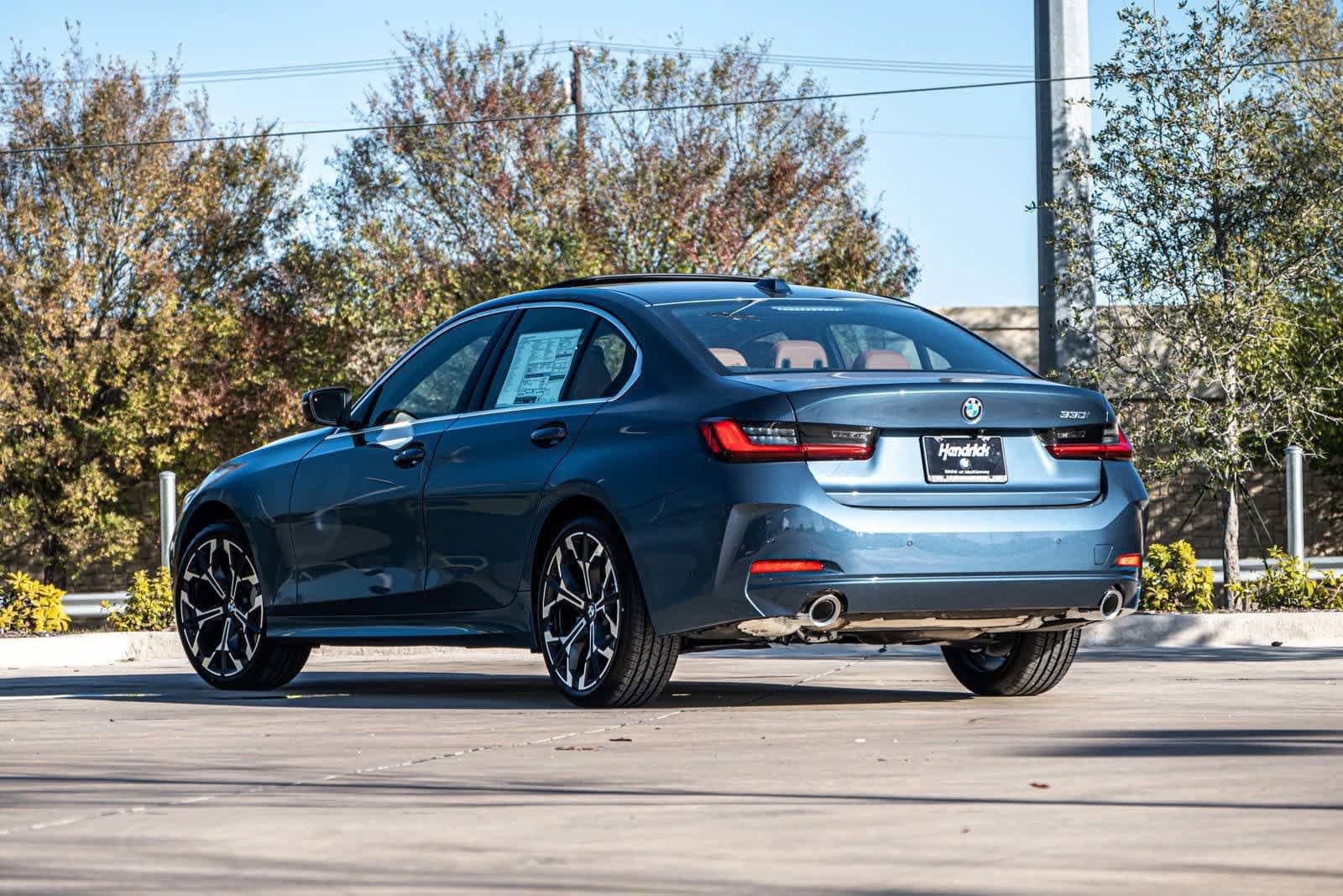 2025 BMW 3 Series 330i photo 2