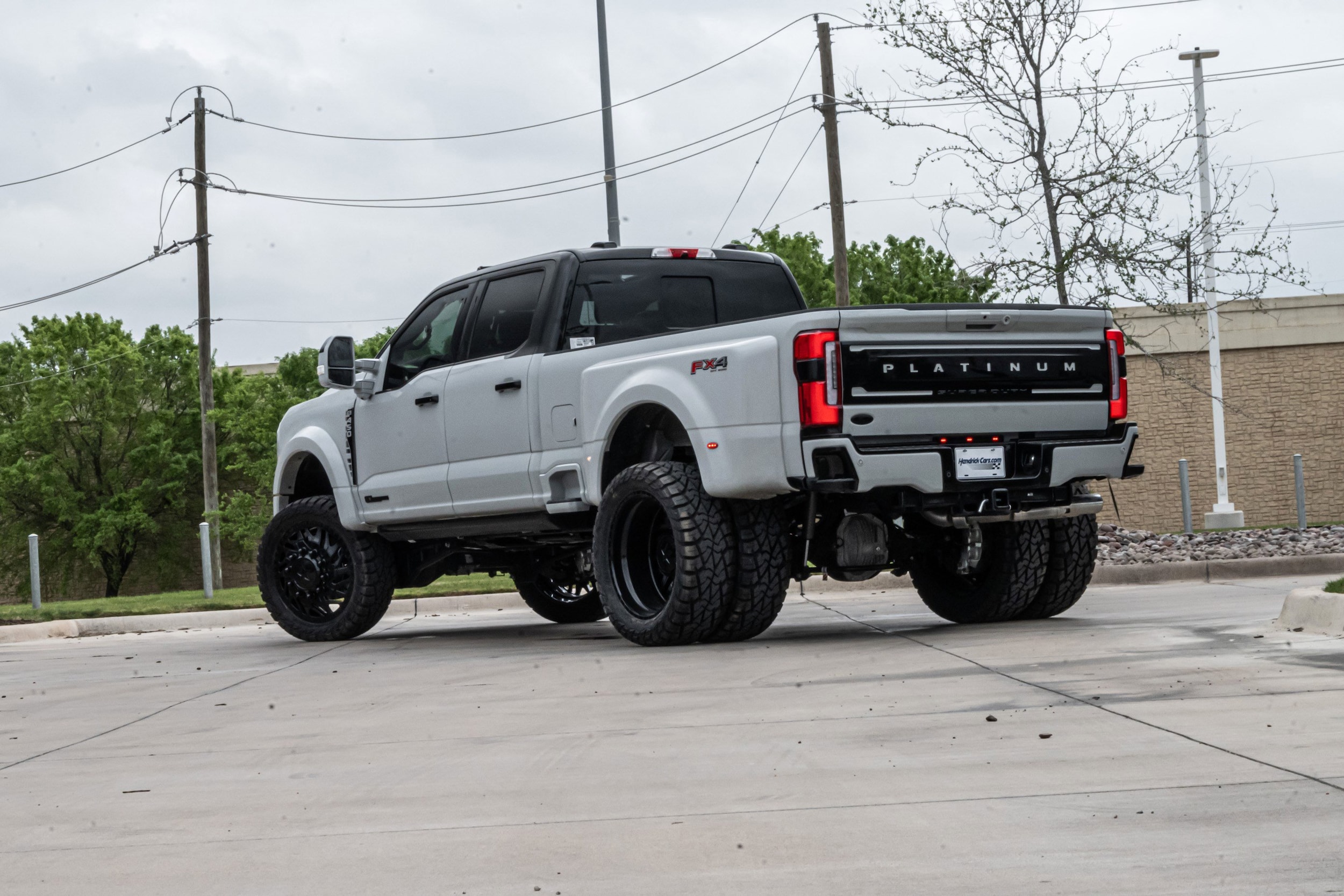 2026 Ford Super Duty F-450 DRW Platinum 4WD Crew Cab photo 4