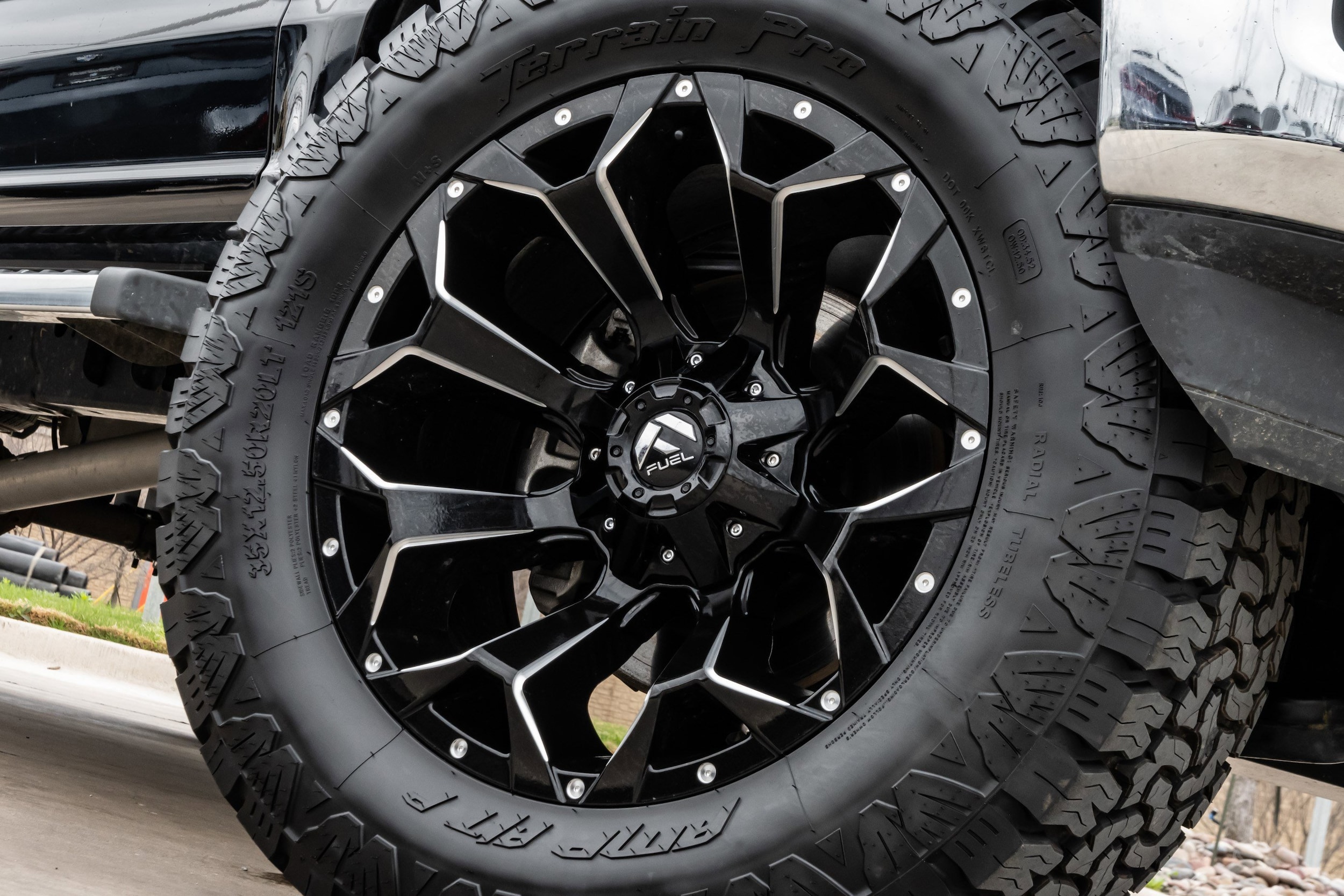 2024 Ford F-150 XLT 4WD SuperCrew photo 3