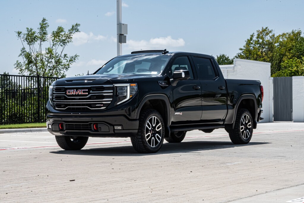 Used 2025 GMC Sierra 1500 AT4 Premium 4WD Crew Cab Pickup