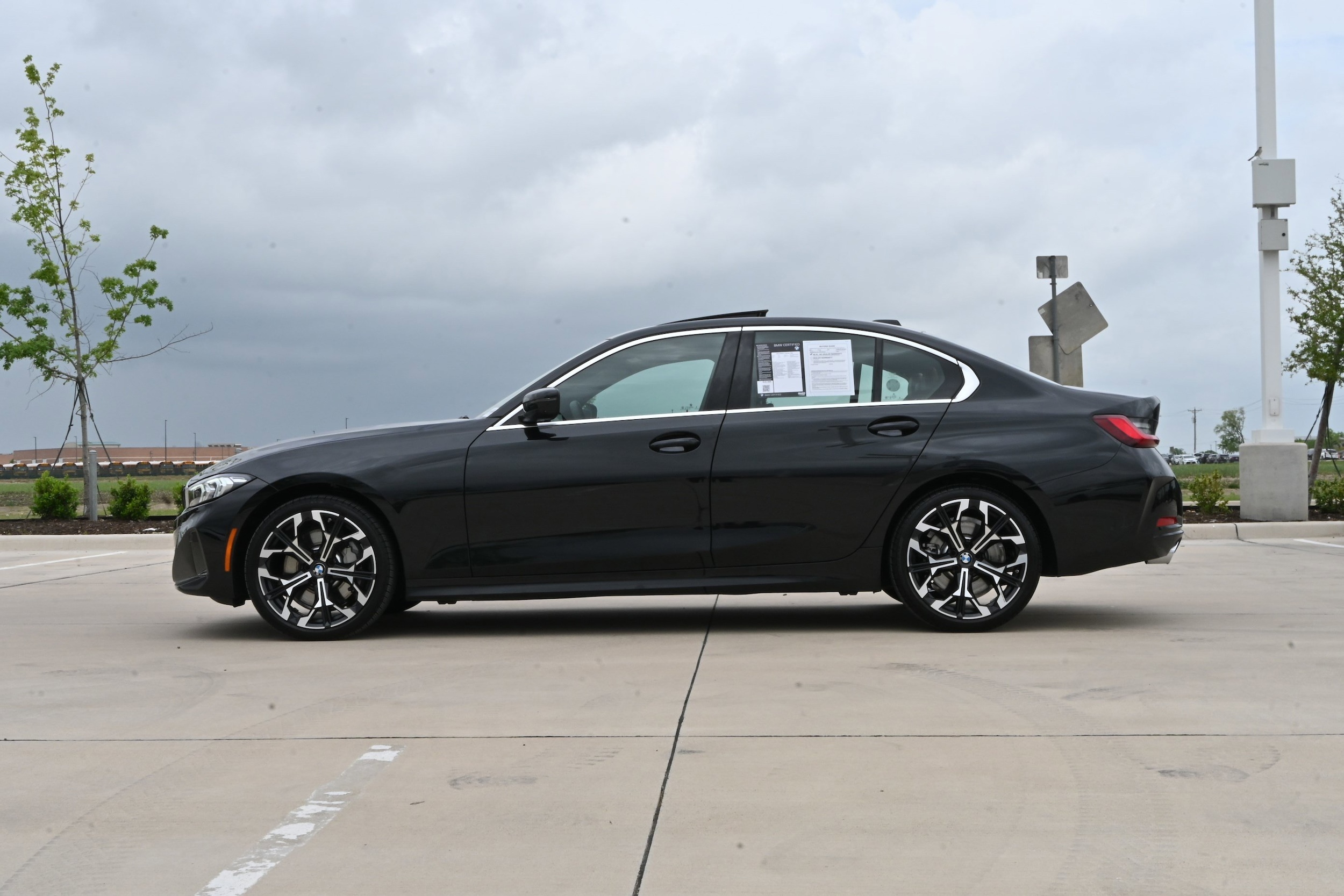 2025 BMW 3 Series 330i photo 5