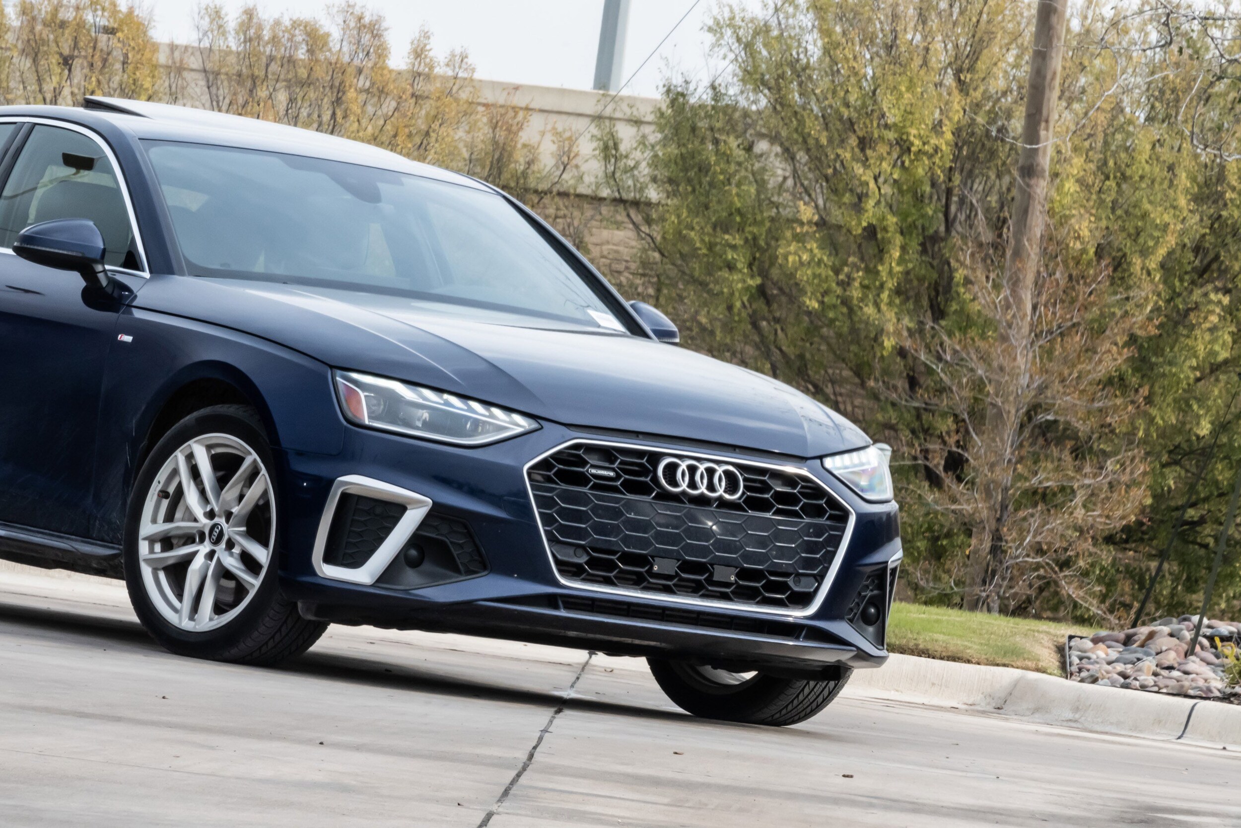 2020 Audi A4 Premium Plus Quattro photo 2