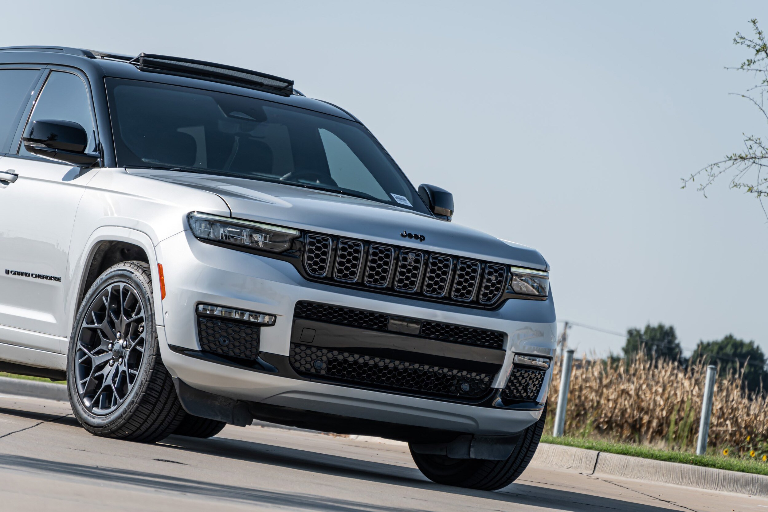 2024 Jeep Grand Cherokee L Summit Reserve photo 2