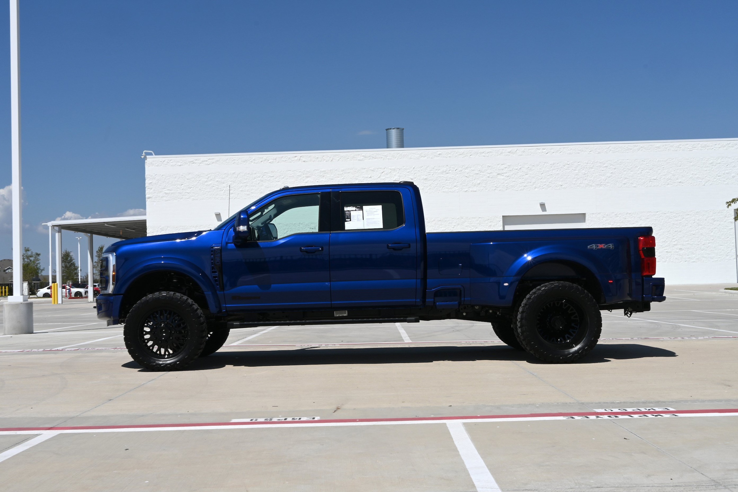 2026 Ford Super Duty F-450 DRW LARIAT
