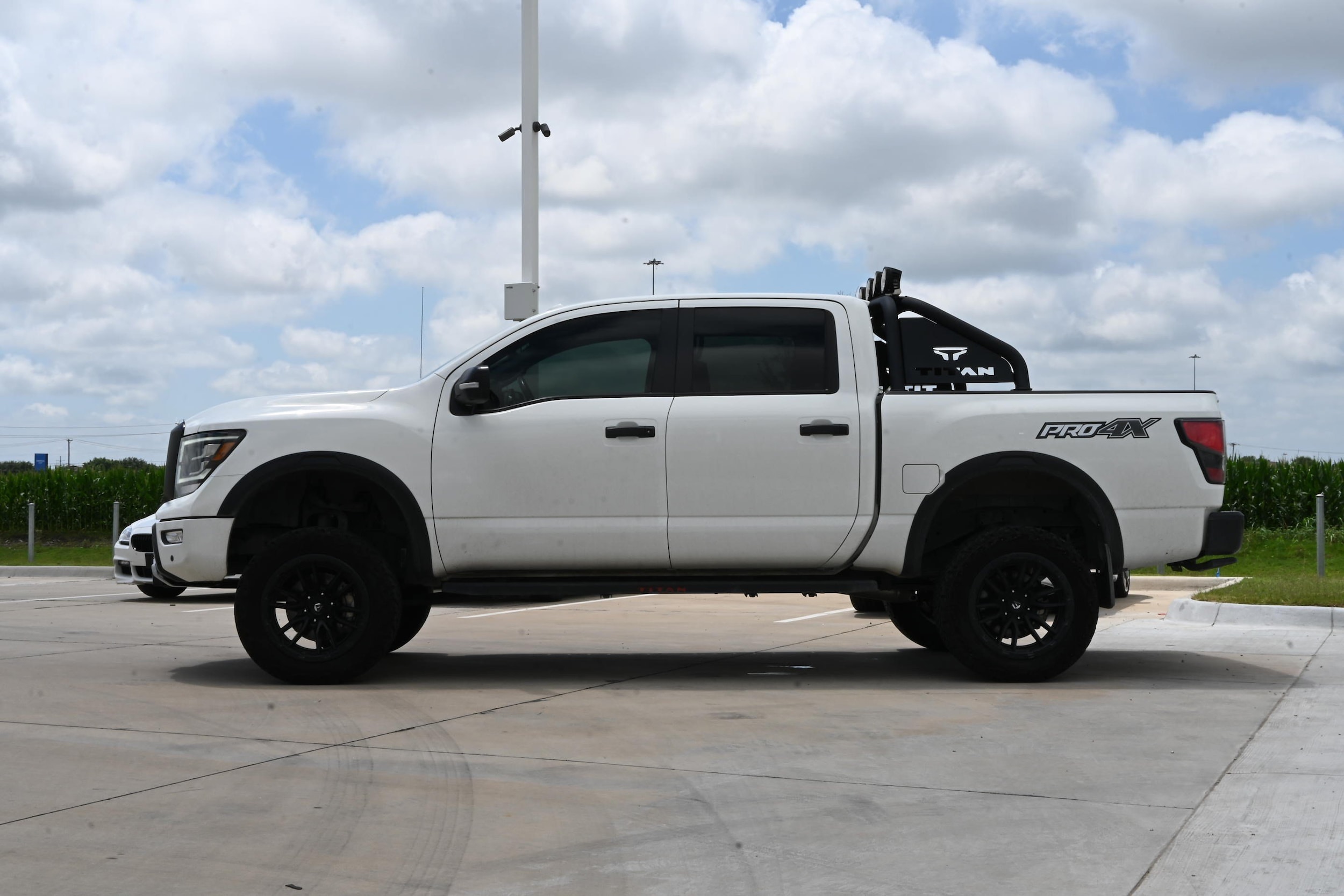 Nissan Titan PRO-4X 4x4 Crew Cab