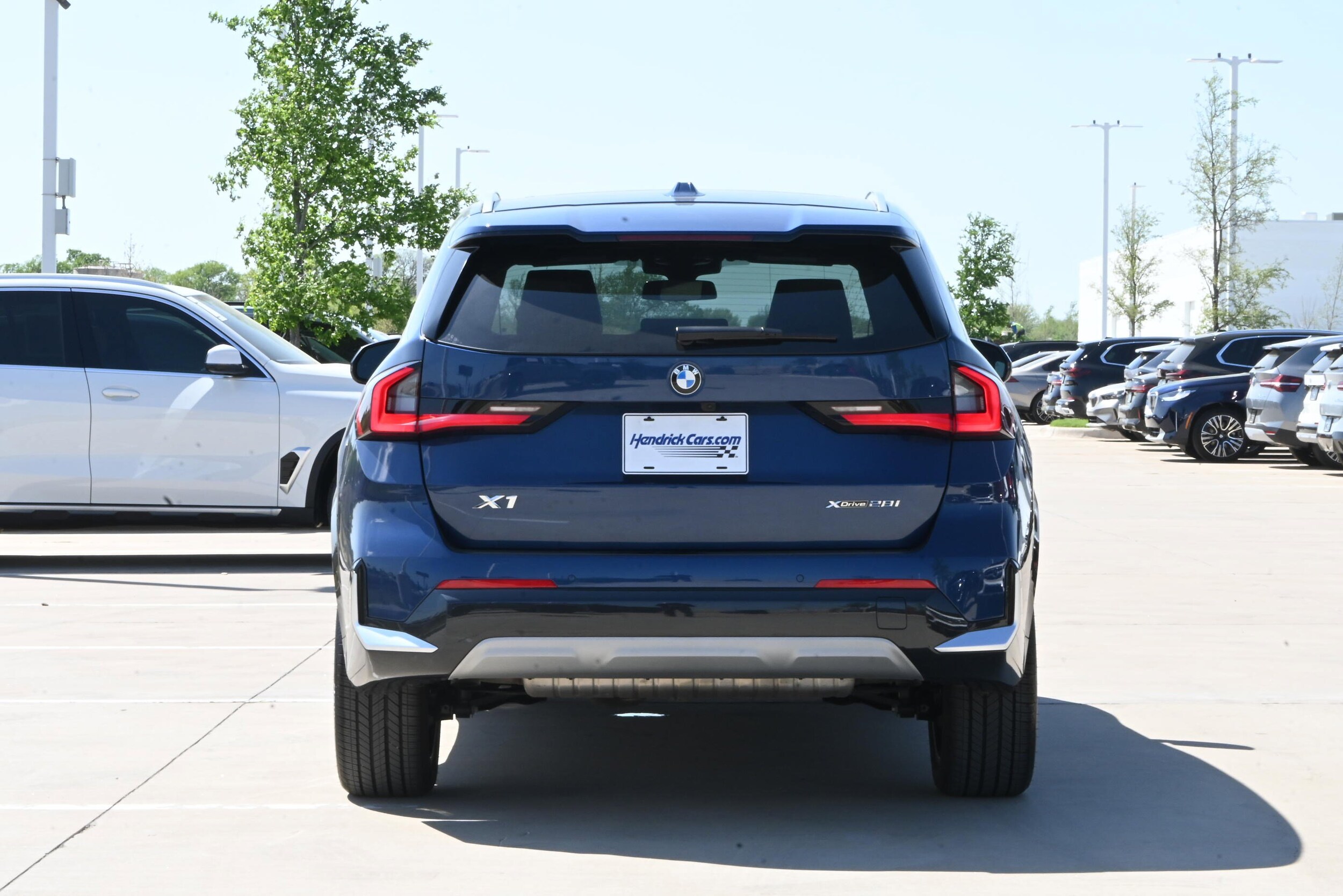 2025 BMW X1 xDrive28i photo 3