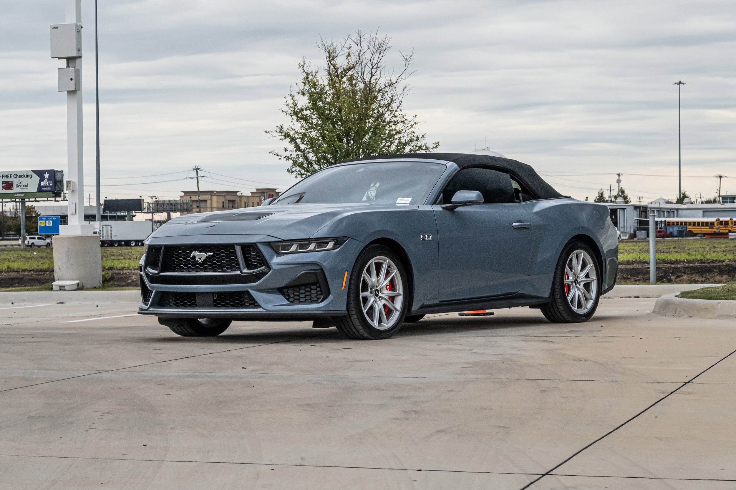2024 Ford Mustang GT Premium Convertible photo 3