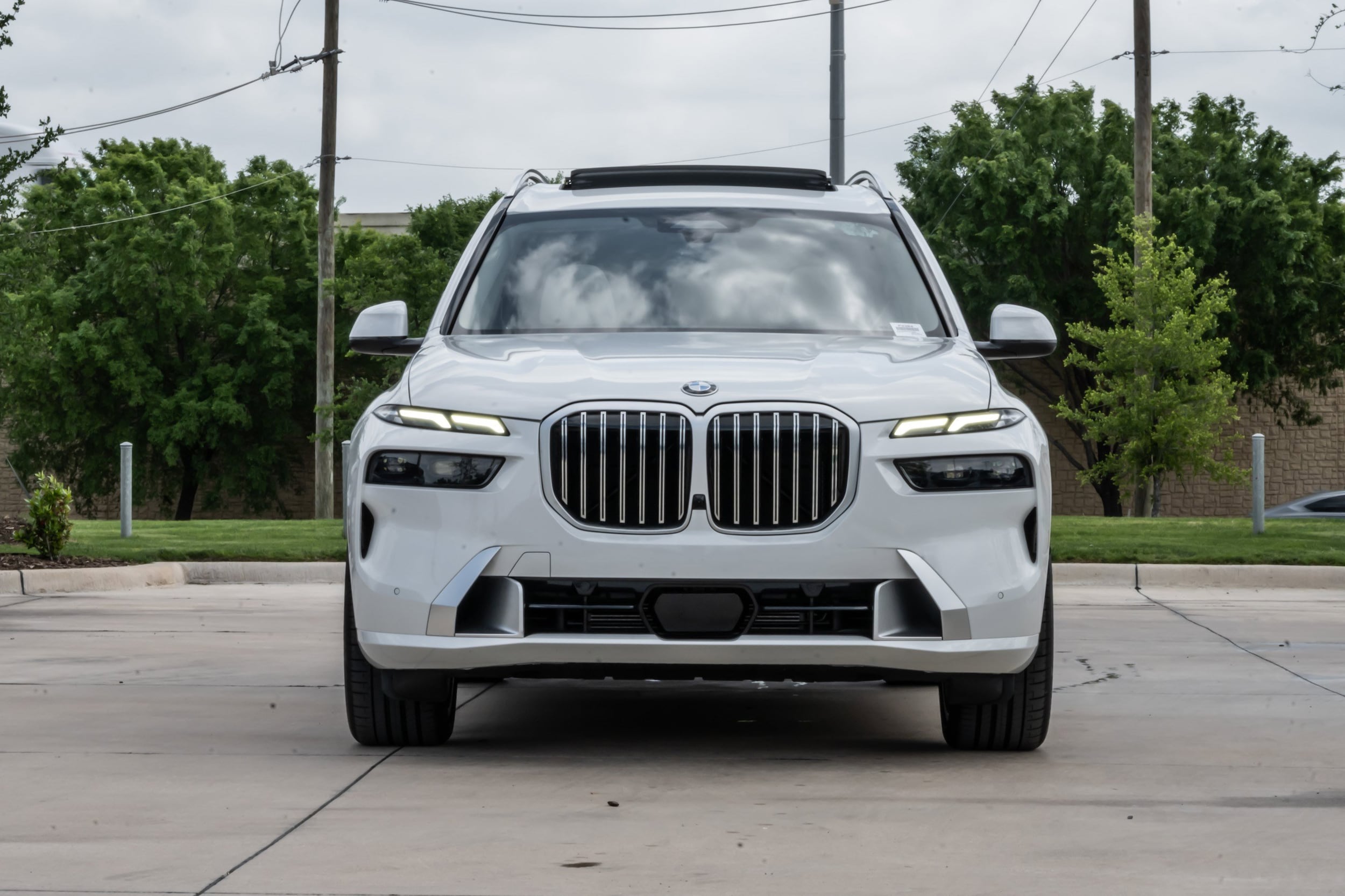 2025 BMW X7 xDrive40i photo 2