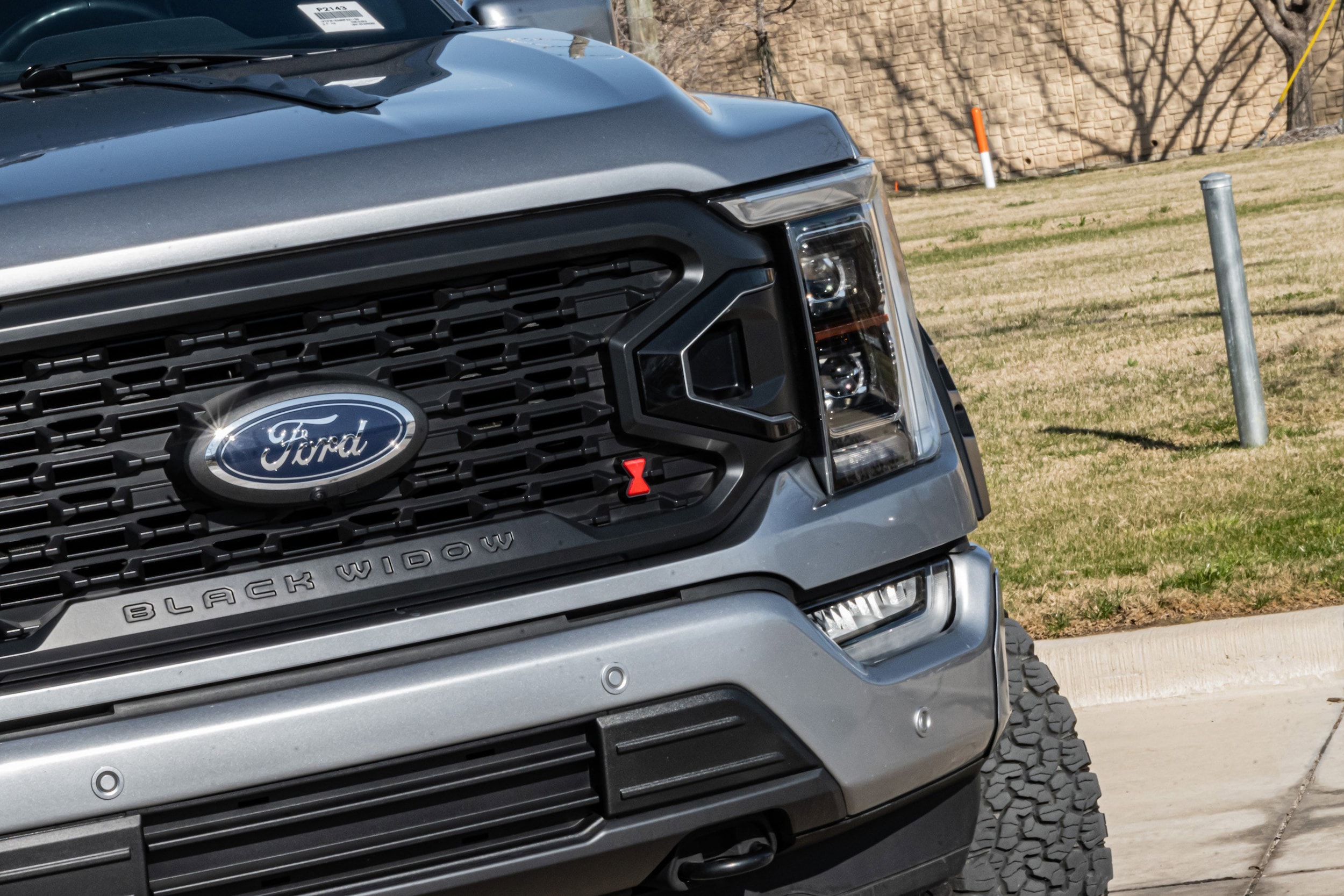 2022 Ford F-150 LARIAT 4WD SuperCrew photo 5