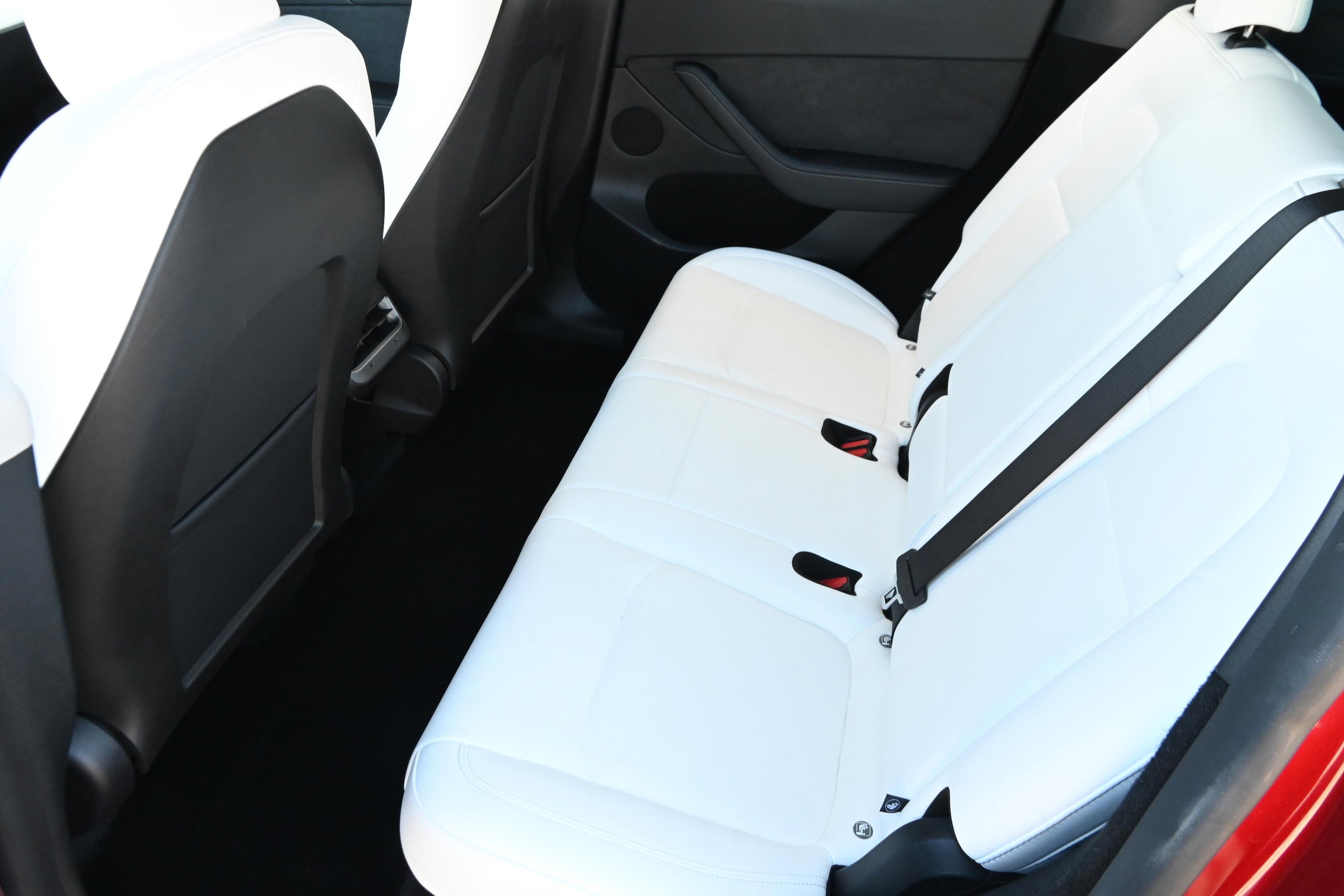 2025 Tesla Model Y Long Range photo 5