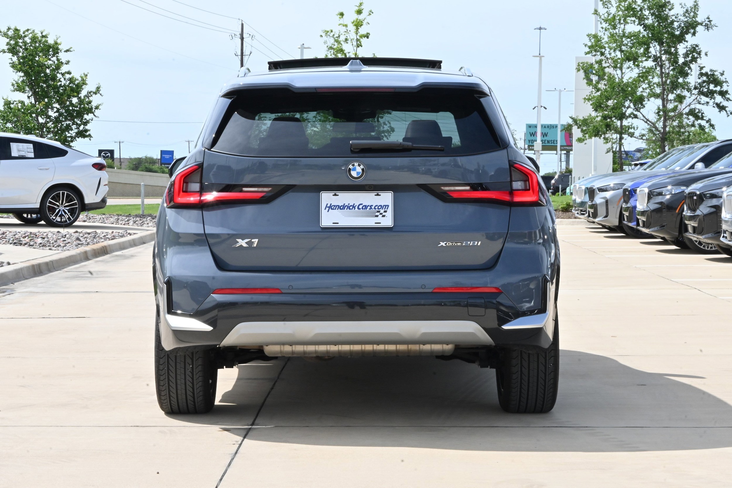 2025 BMW X1 xDrive28i photo 3