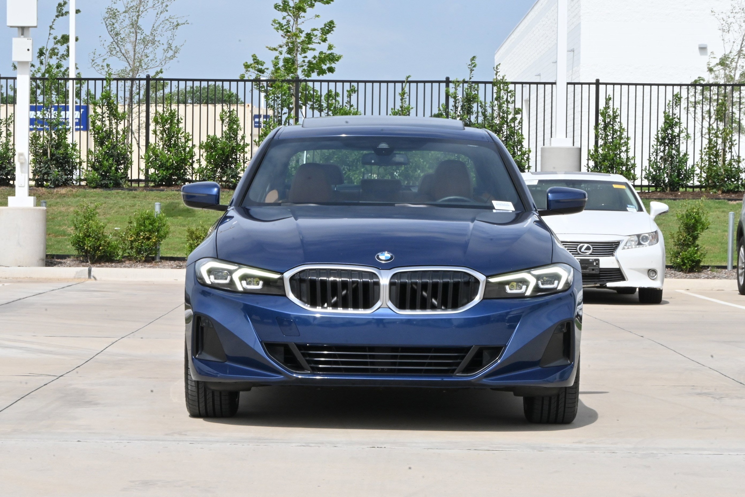2024 BMW 3 Series 330i xDrive photo 2