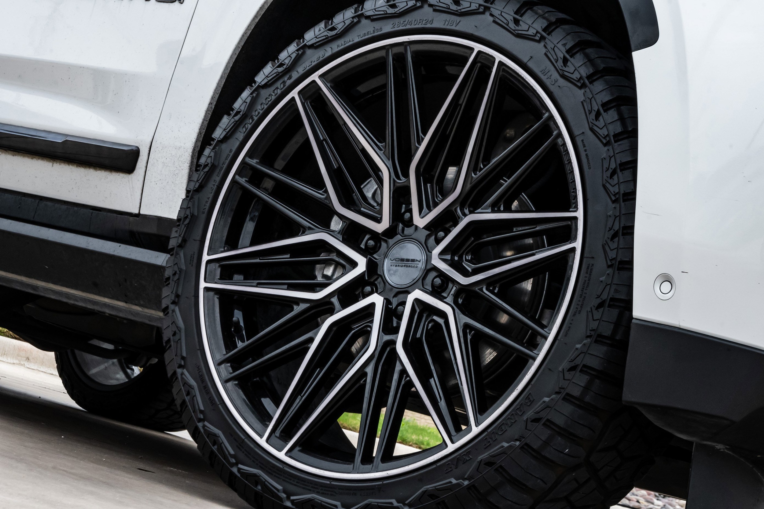 2023 GMC Yukon Denali Ultimate 4WD photo 6