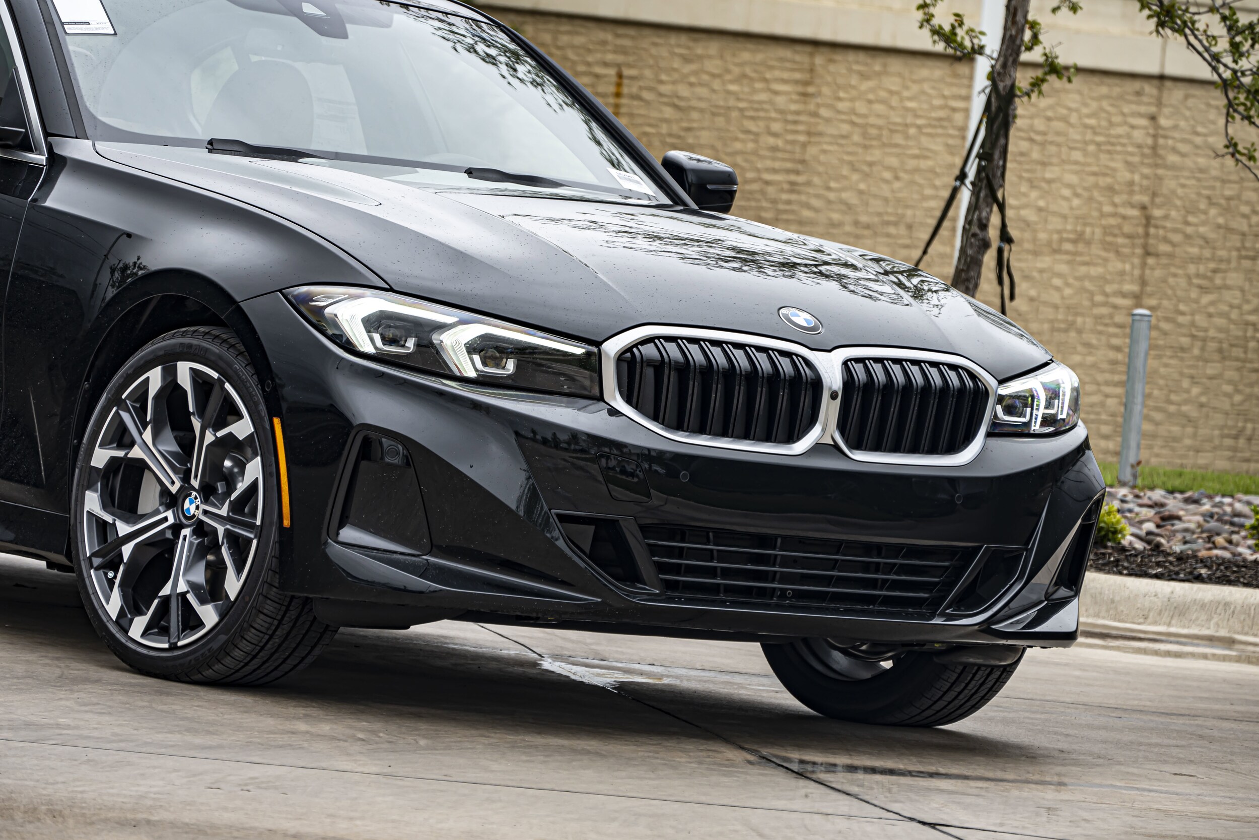 2025 Bmw 330i 3-Series photo 2