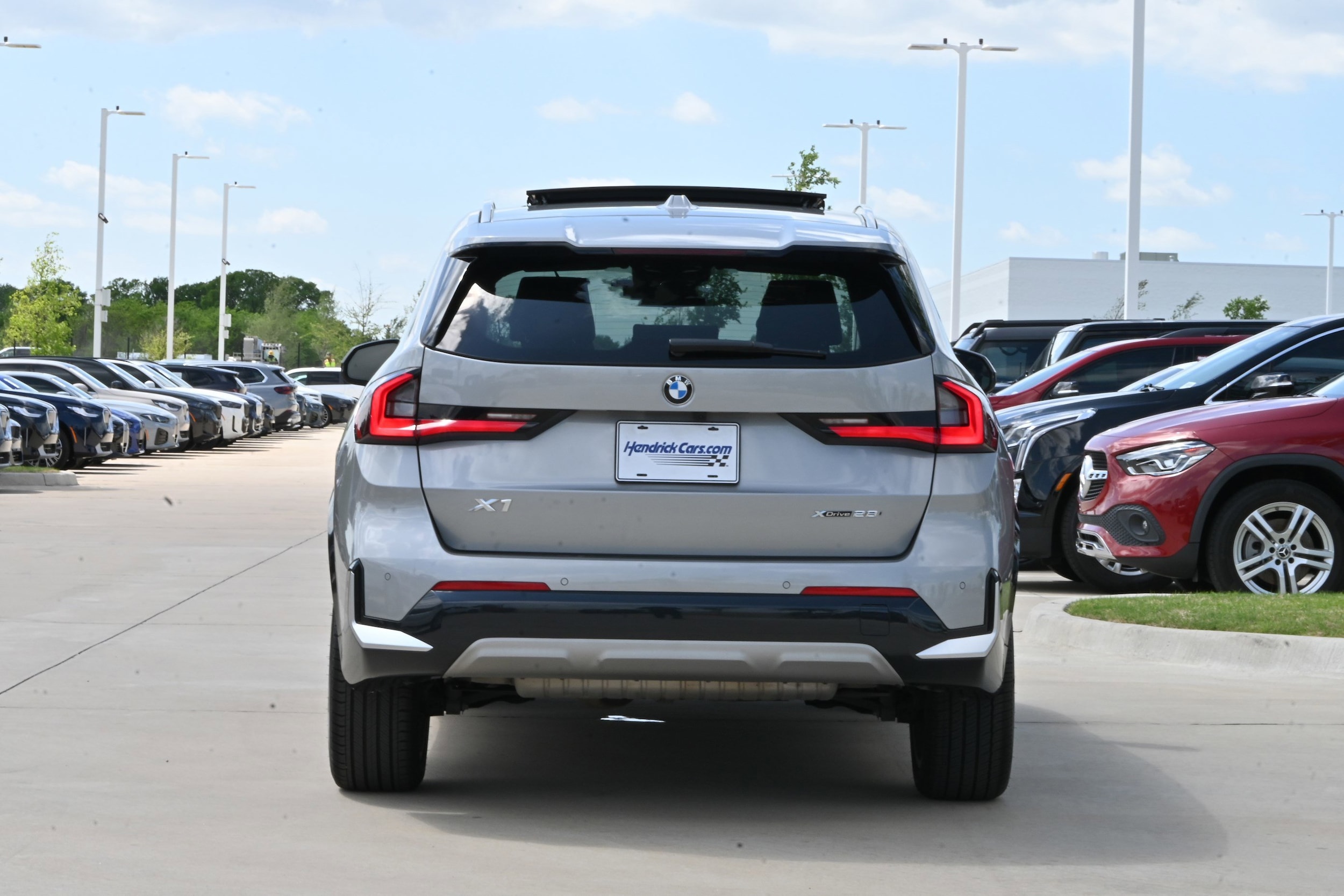 2024 BMW X1 xDrive28i photo 3