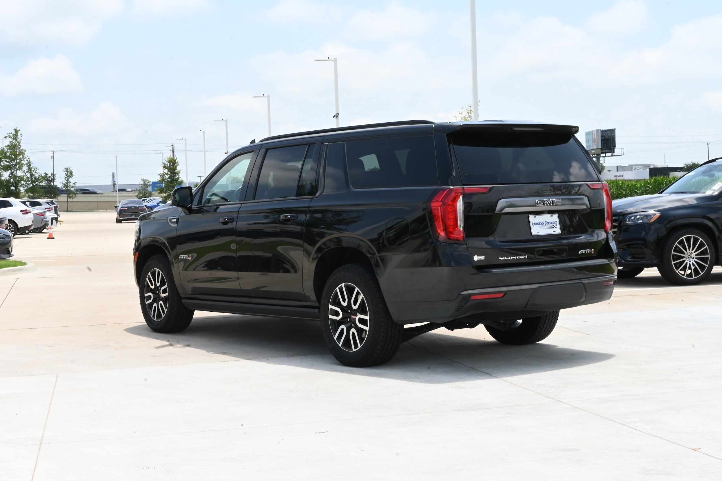 GMC Yukon XL AT4 4WD