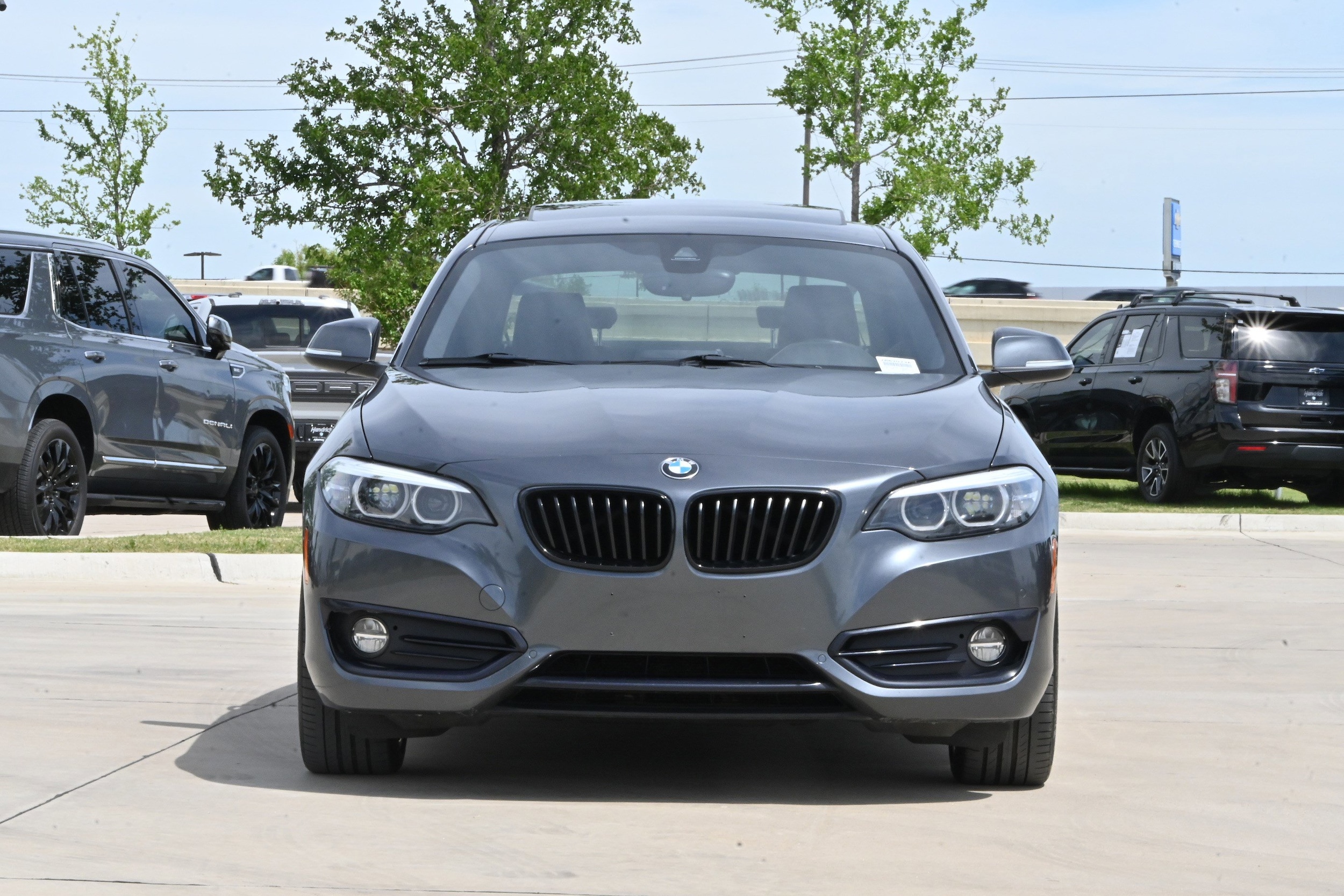 2020 BMW 2 Series 230i photo 2